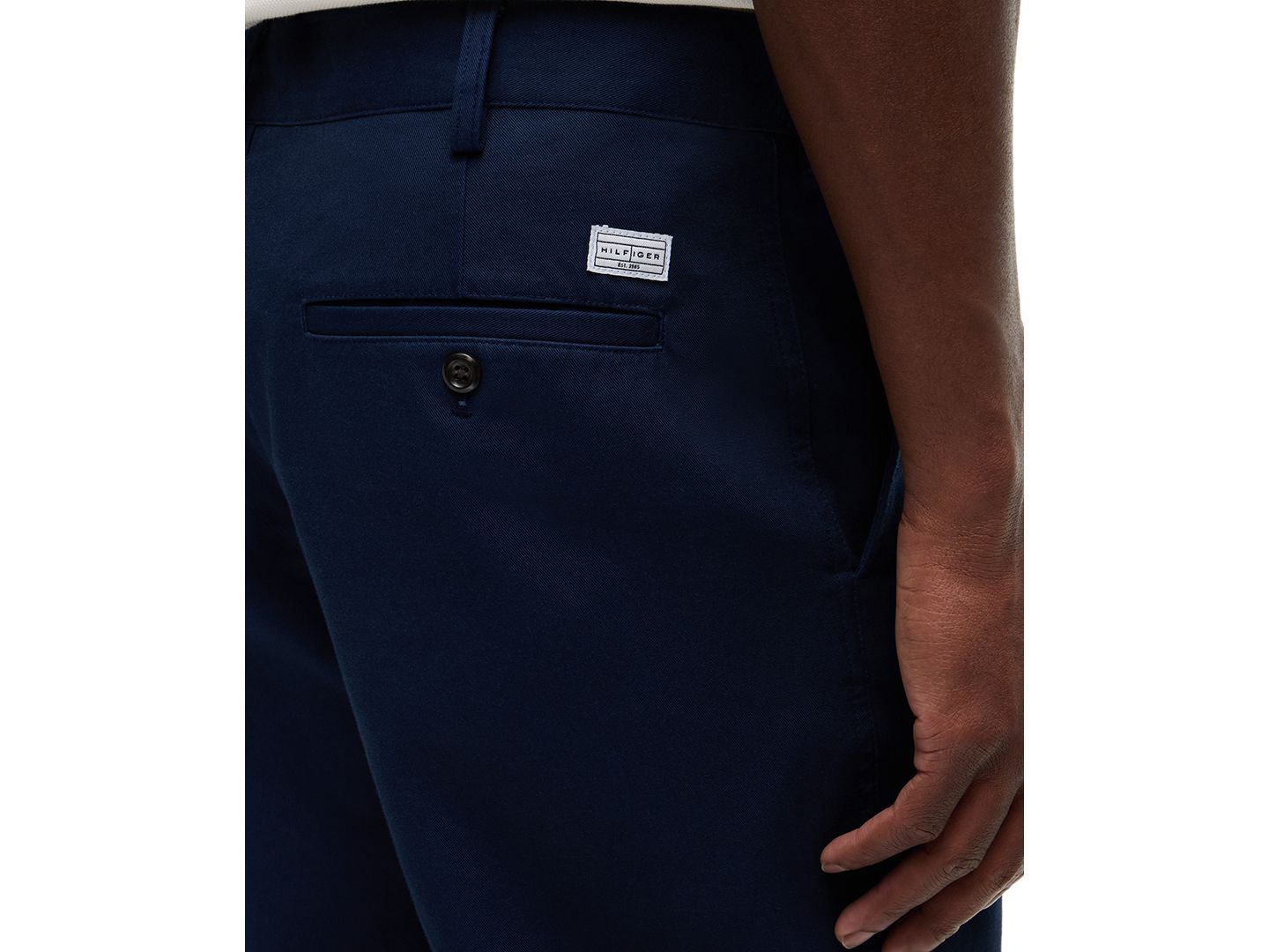 Мужские брюки Tommy Hilfiger River Relaxed-Fit Heritage Chino, цвет: Карбоновый тёмно-синий — фото 3