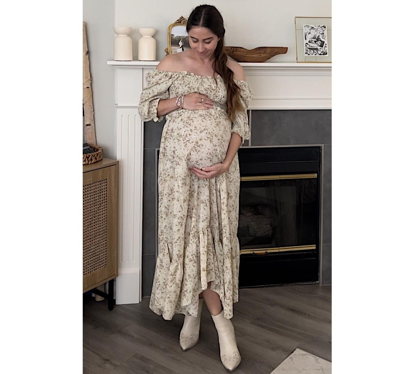 Женское платье Pinkblush Light Olive Smocked Handkerchief Hem, цвет: Светлый оливковый — фото 2