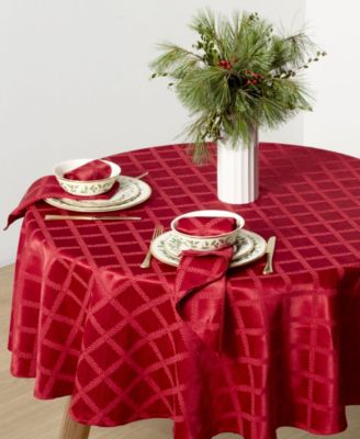 Laurel Leaf Tablecloth, 70" Round