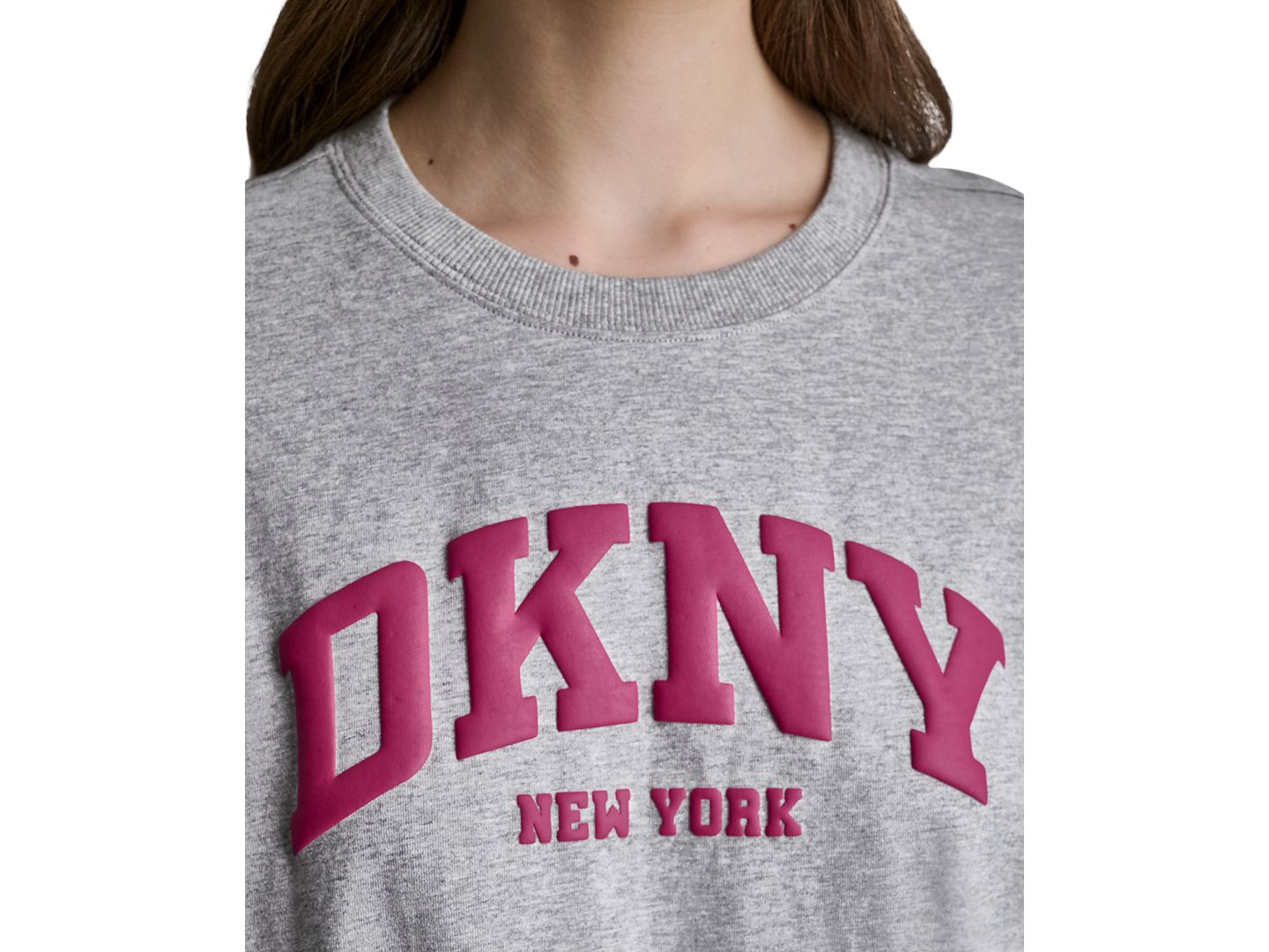Женская футболка DKNY Sport Varsity Logo Dropped Shoulder, цвет: Серый / Розовый — фото 3