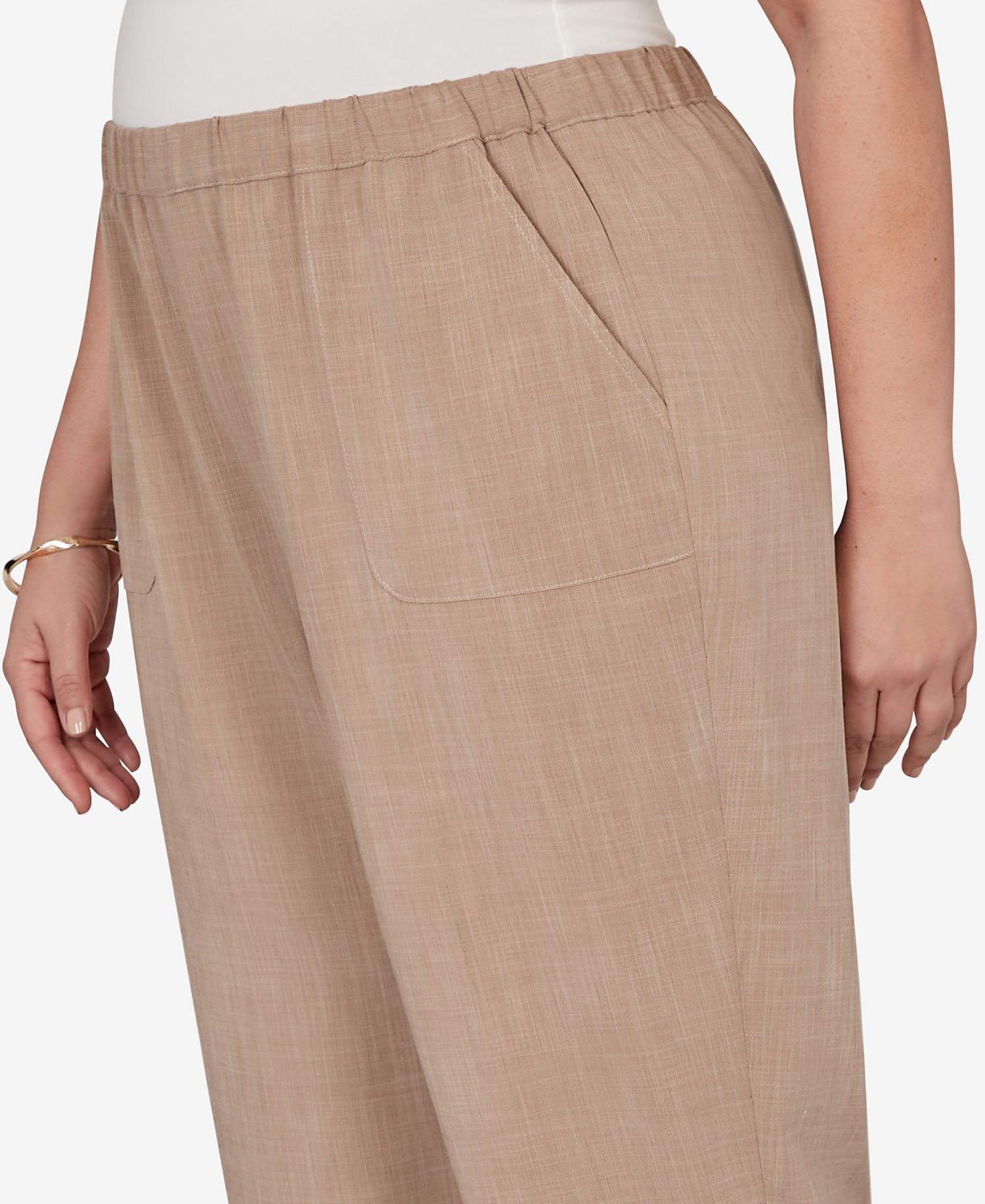 Plus Size Grand Bazaar Textured Pull-On Capri Pants