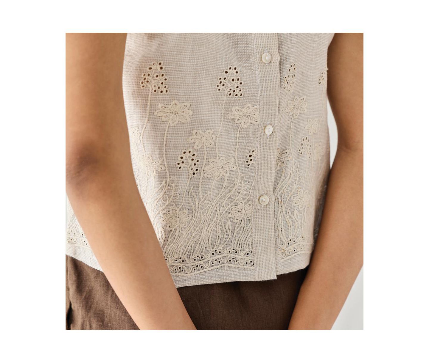 Женский топ Reistor Checkered Linen Embroidered Button-Back — фото 5
