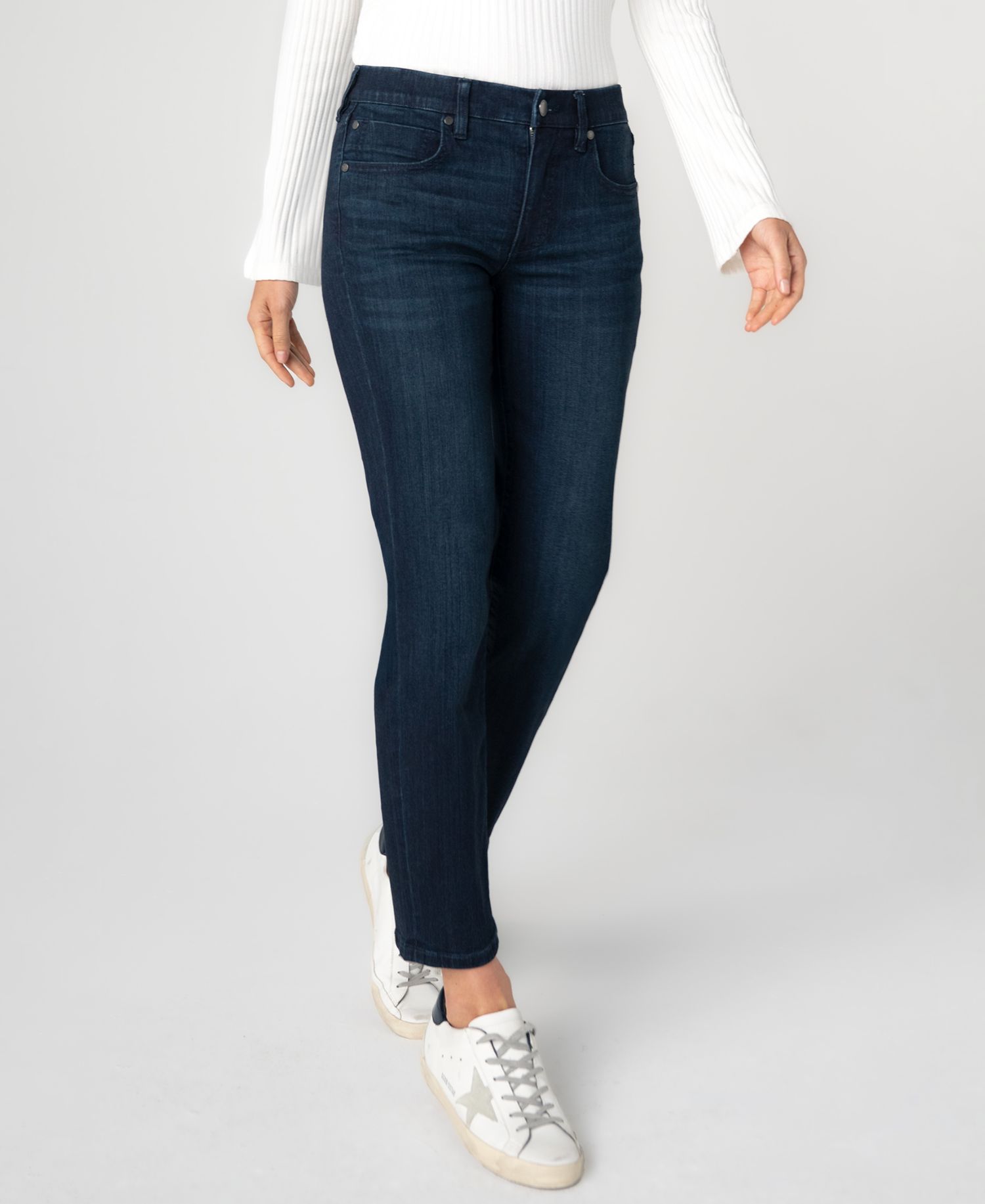 Petite Low-Rise Comfort Waist Straight-Leg Jeans