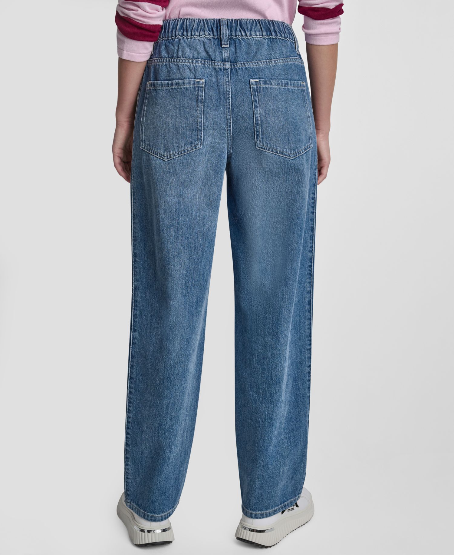 Women's Relaxed Straight-Leg Jeans