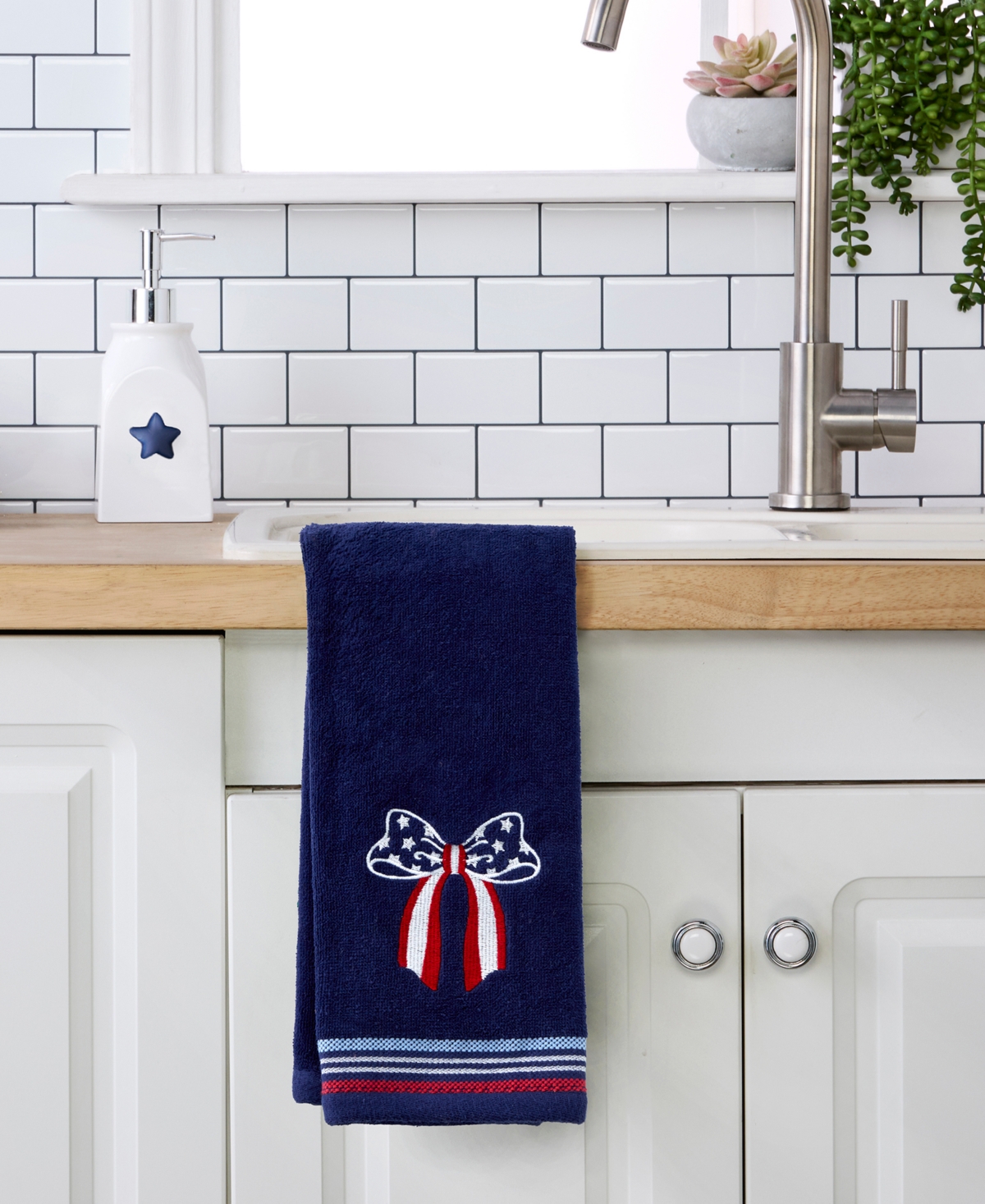 Skl Home Americana Bow Embroidered 2-Pc.Hand Towel Set
