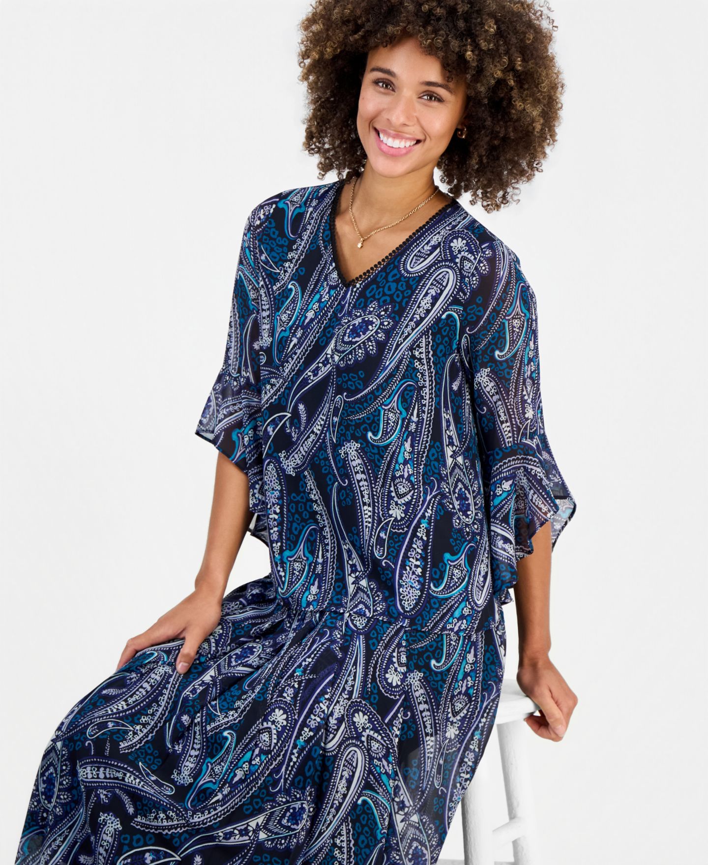 Женская блузка Kasper Printed V-Neck Ruffle-Sleeve Blouse, цвет: Чёрный разноцветный — фото 2