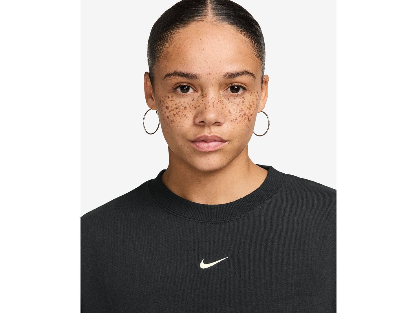 Женский свитшот Nike Studio Fleece Lightweight Oversized Crewneck, цвет: Чёрный / Молочный — фото 2