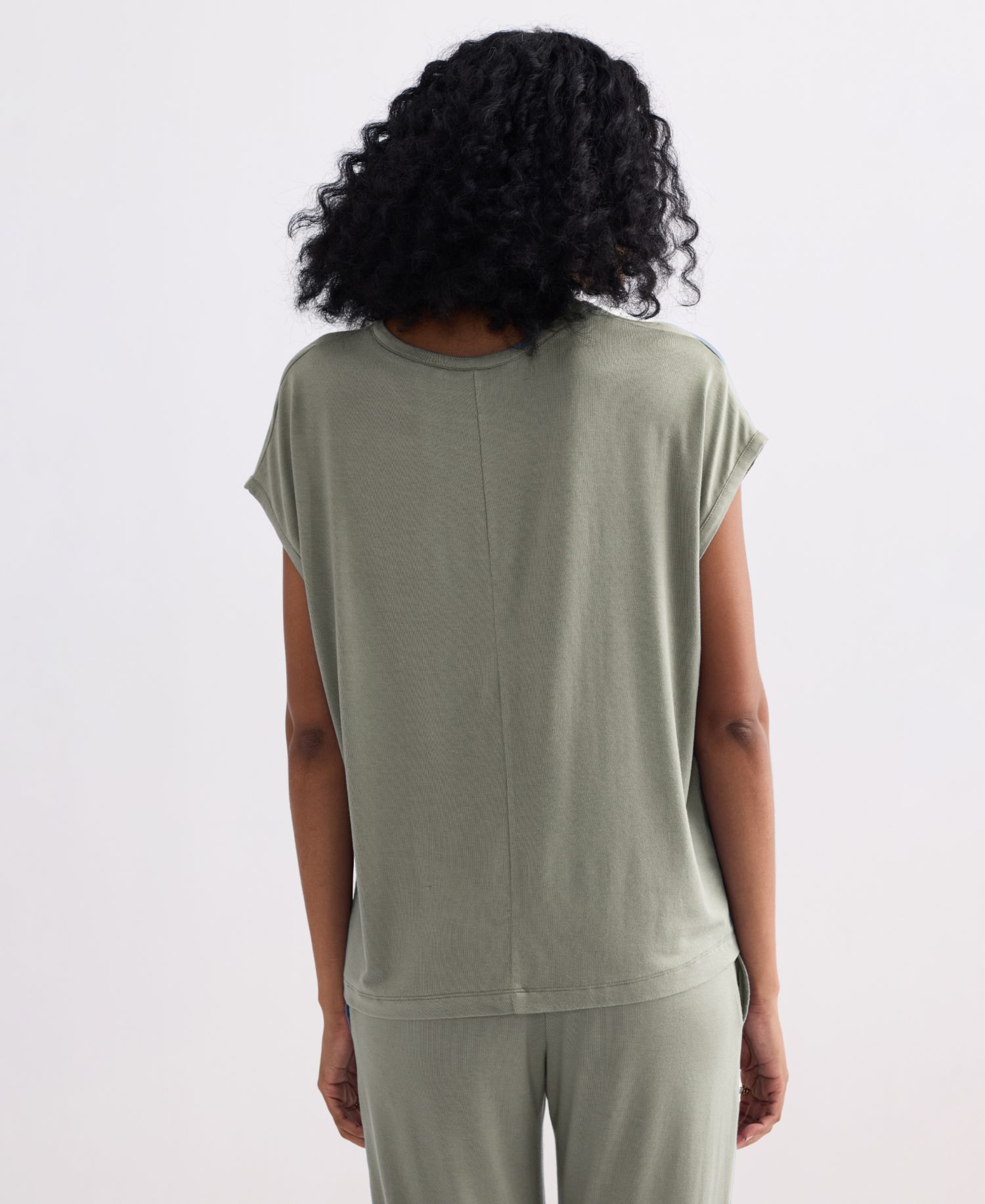 Women's Relaxed Tee in Olive