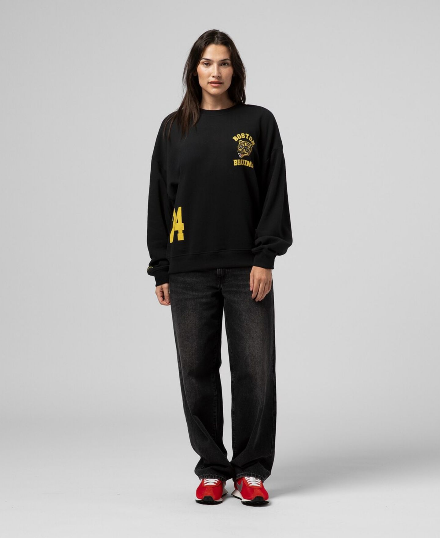 Женская толстовка Mitchell & Ness Black Boston Bruins Vintage Crewneck — фото 5