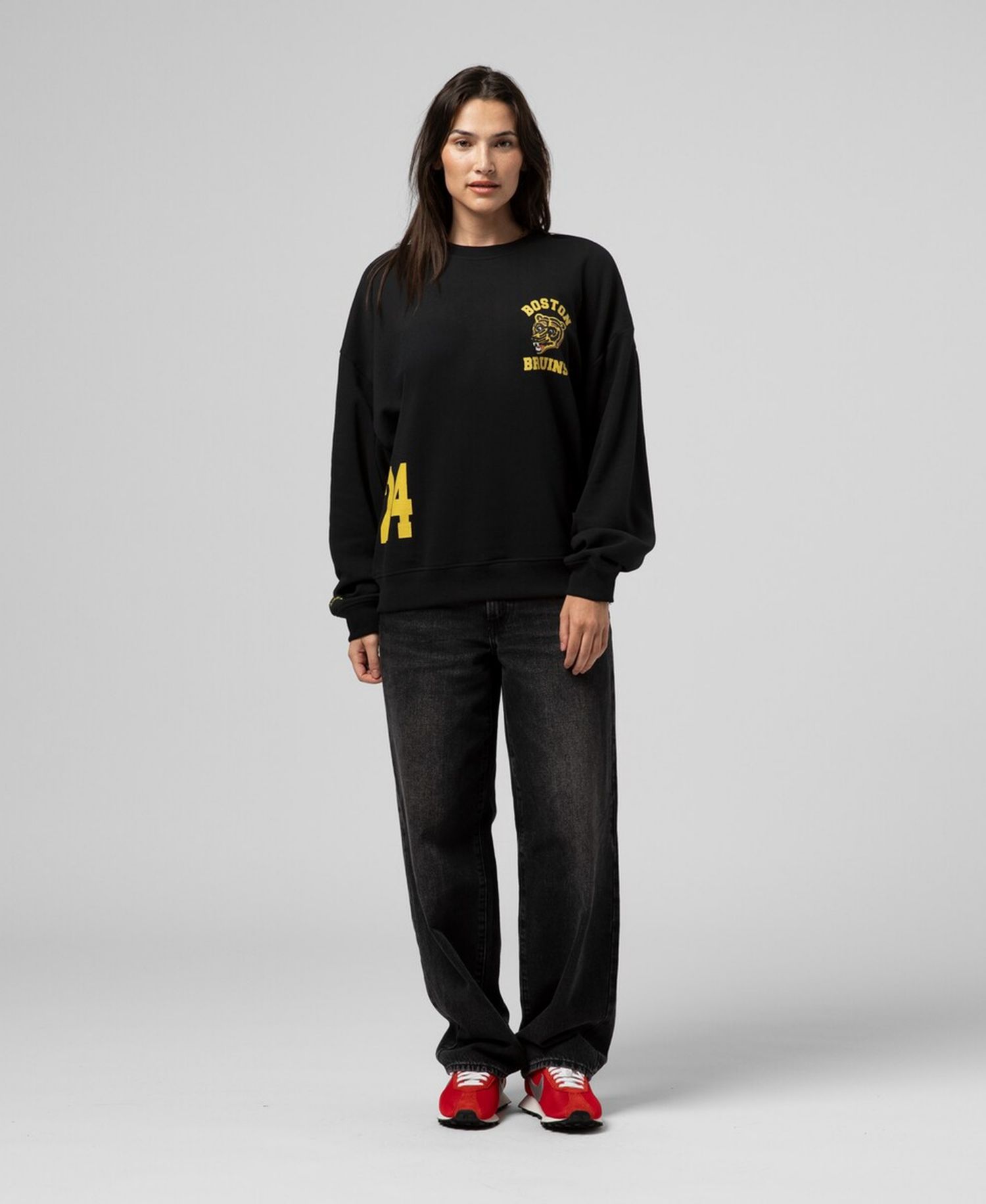 Women's Black Boston Bruins Vintage Crewneck Sweatshirt