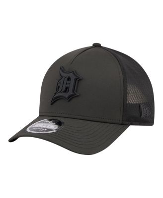 Men's Black Detroit Tigers Badged M-Crown 9FORTY Trucker Adjustable Hat