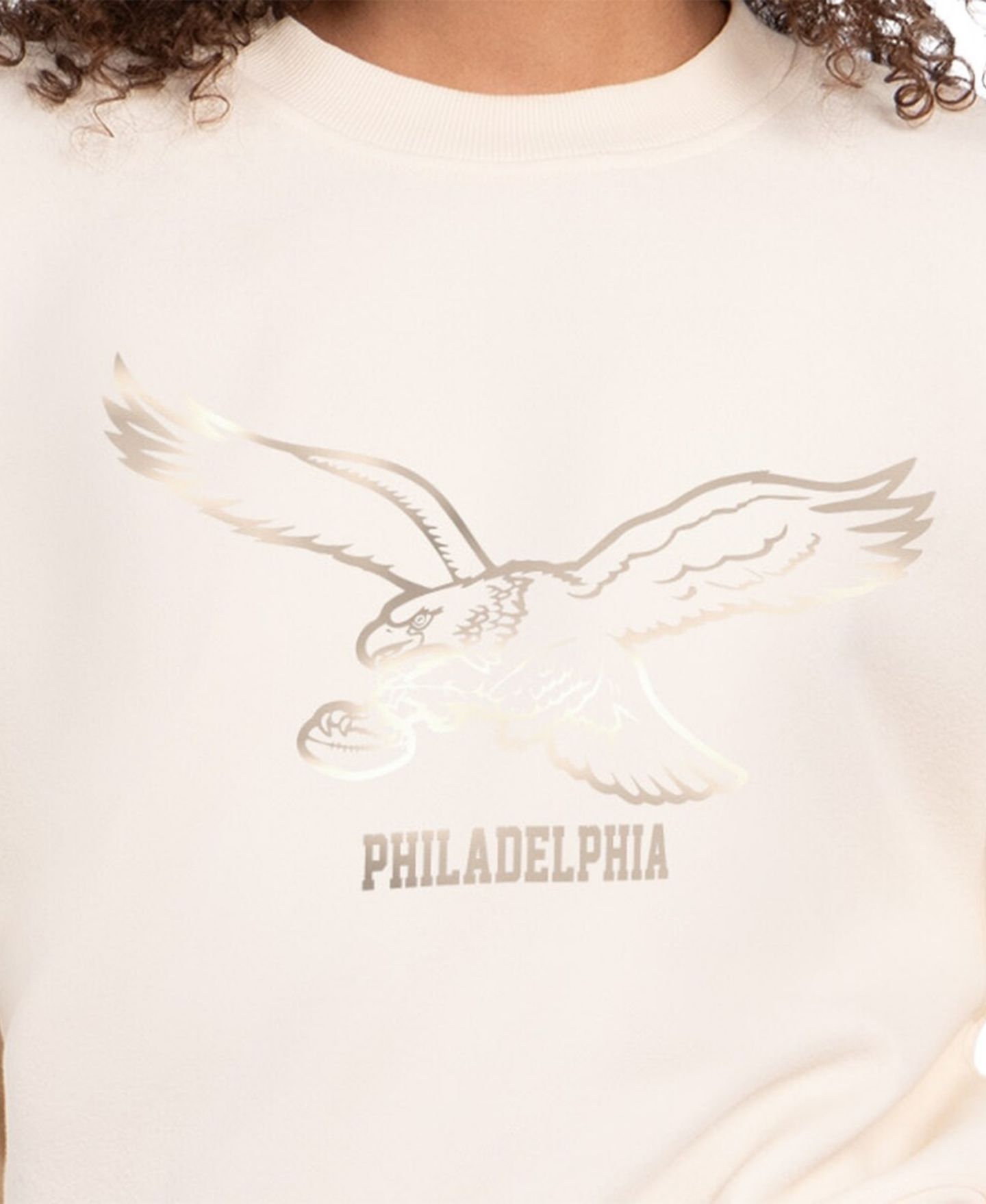 Женская толстовка Starter Cream Philadelphia Eagles Travel Pastels Boxy Fleece — фото 3