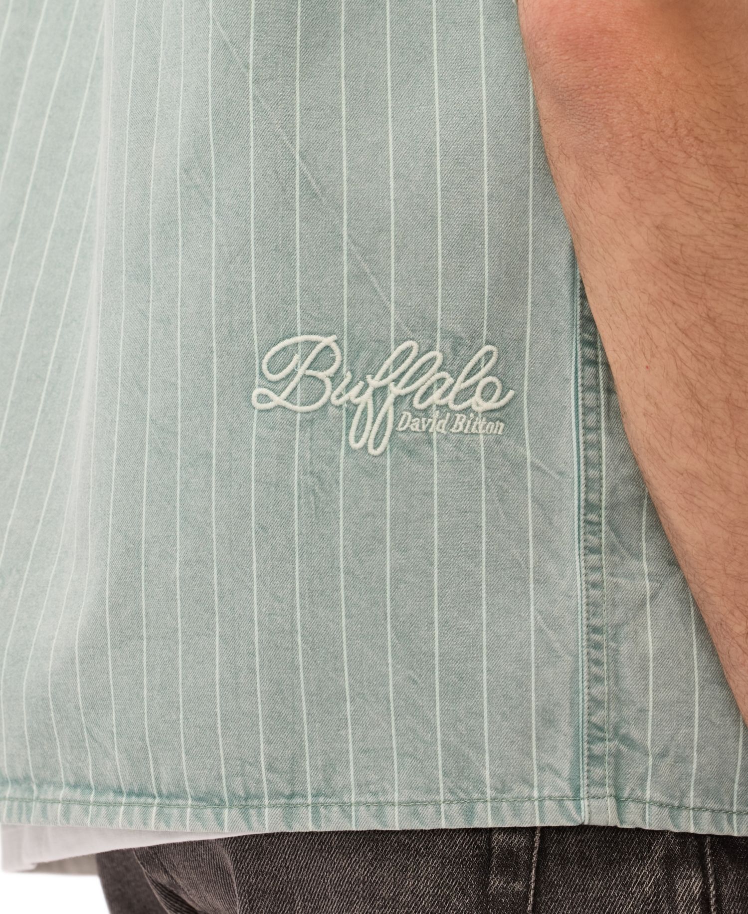 Men's Vertical Stripe Pattern Shirt