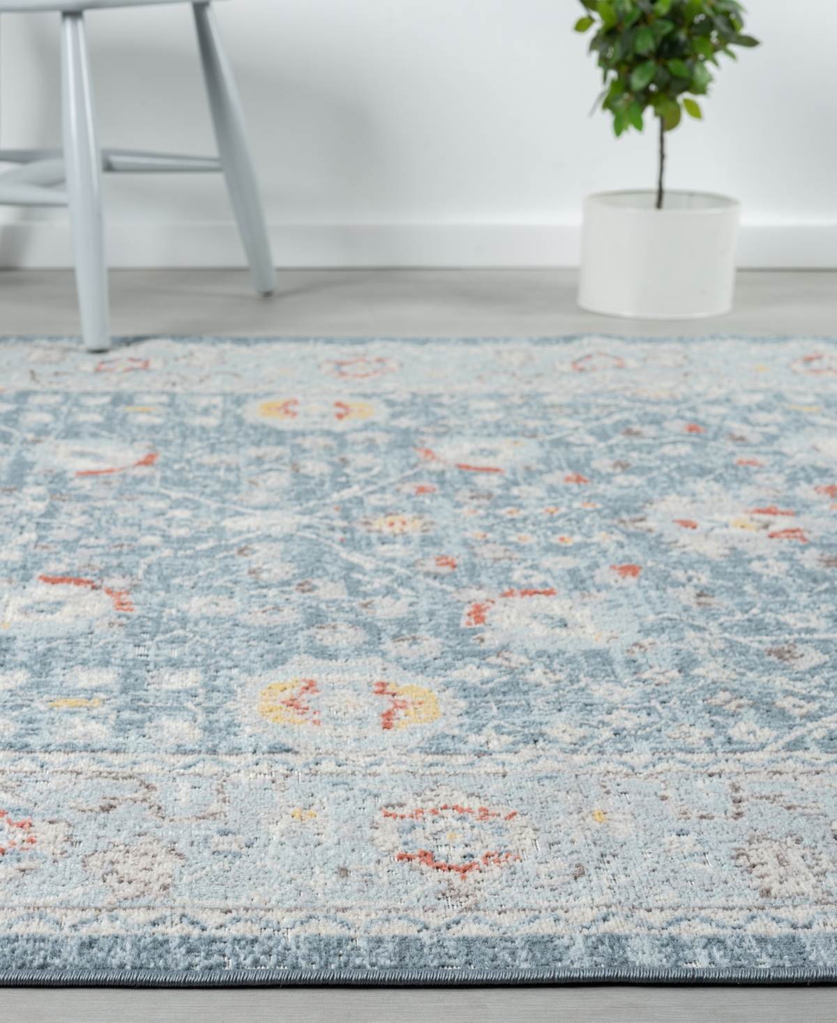 Lr Home Heirloom Ant-452 5'3"x7'10" Area Rug