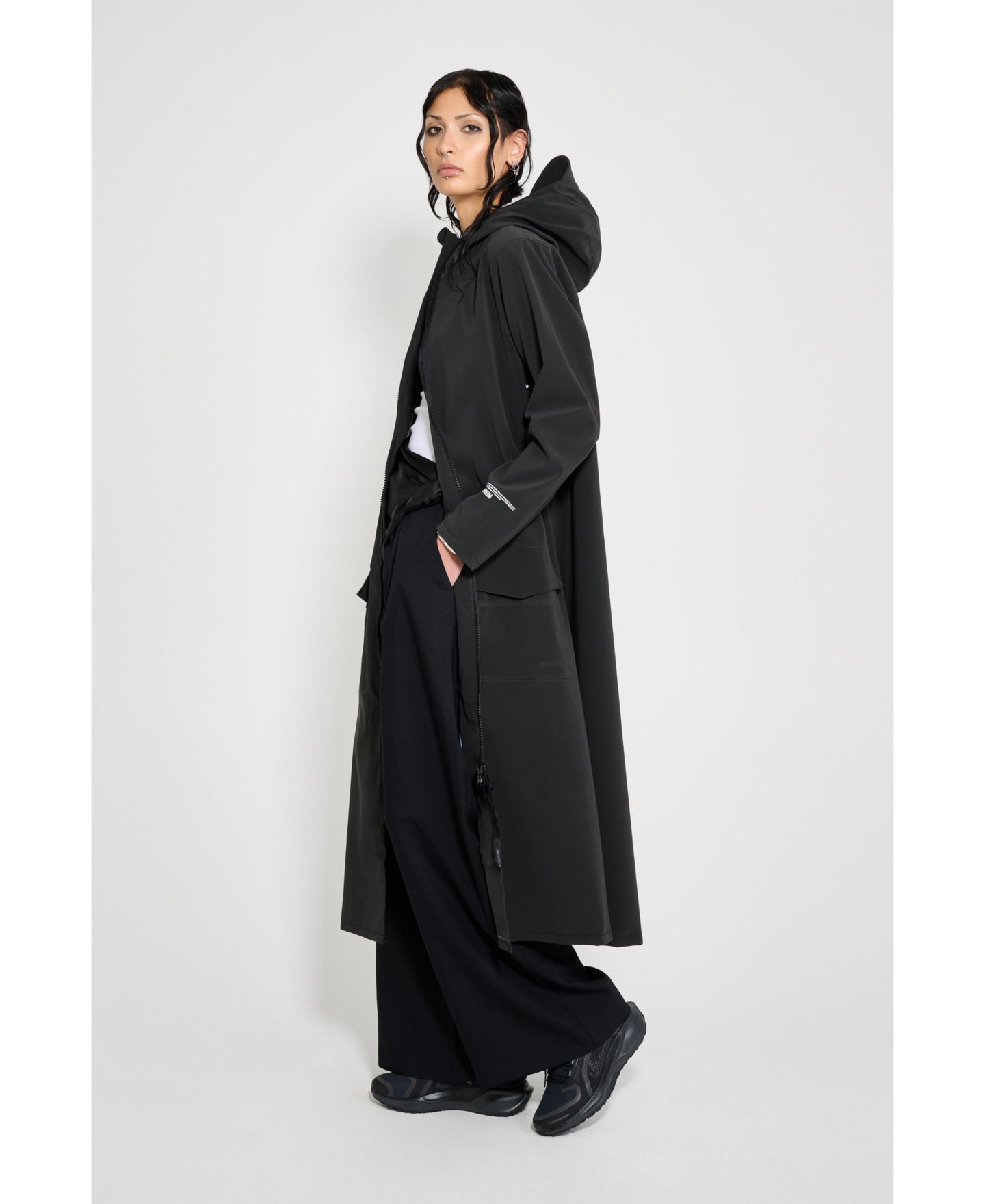 Женские куртки Stutterheim Mosebacke Long Patch Matte Raincoat, цвет: Чёрный — фото 4