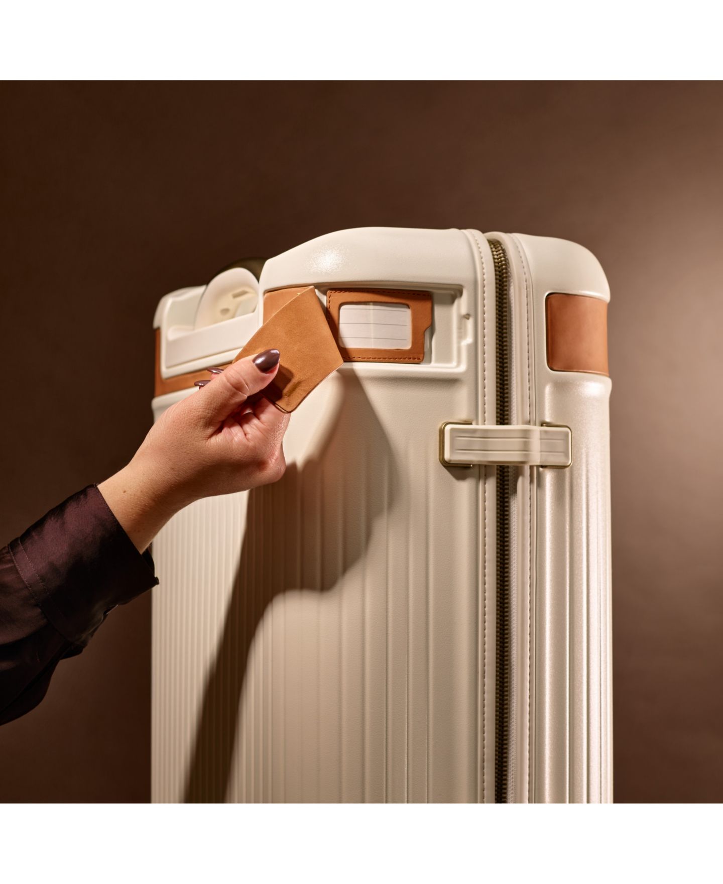 Чемодан Hartmann Reserve Carry-On Spinner Luggage, цвет: Экрю — фото 8