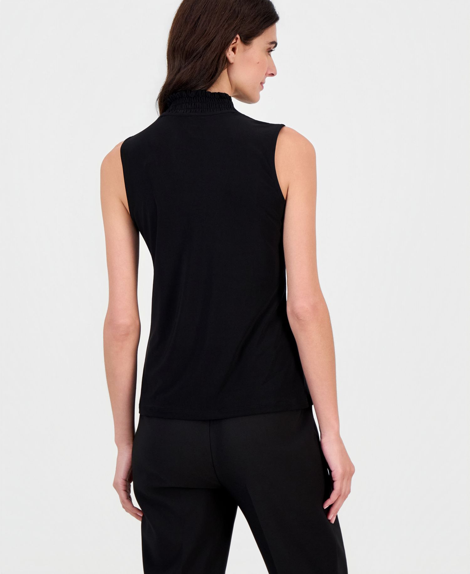 Women's Sleeveless Smocked V-Neck Top