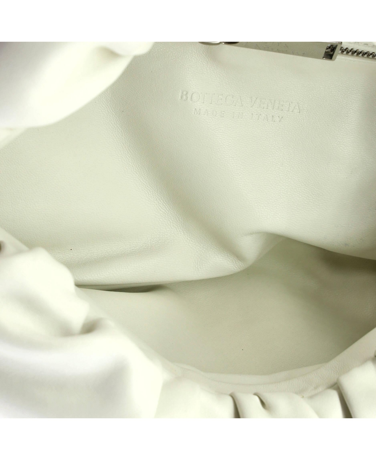Pre-Owned Bottega Veneta Small The Body Pouch Leather