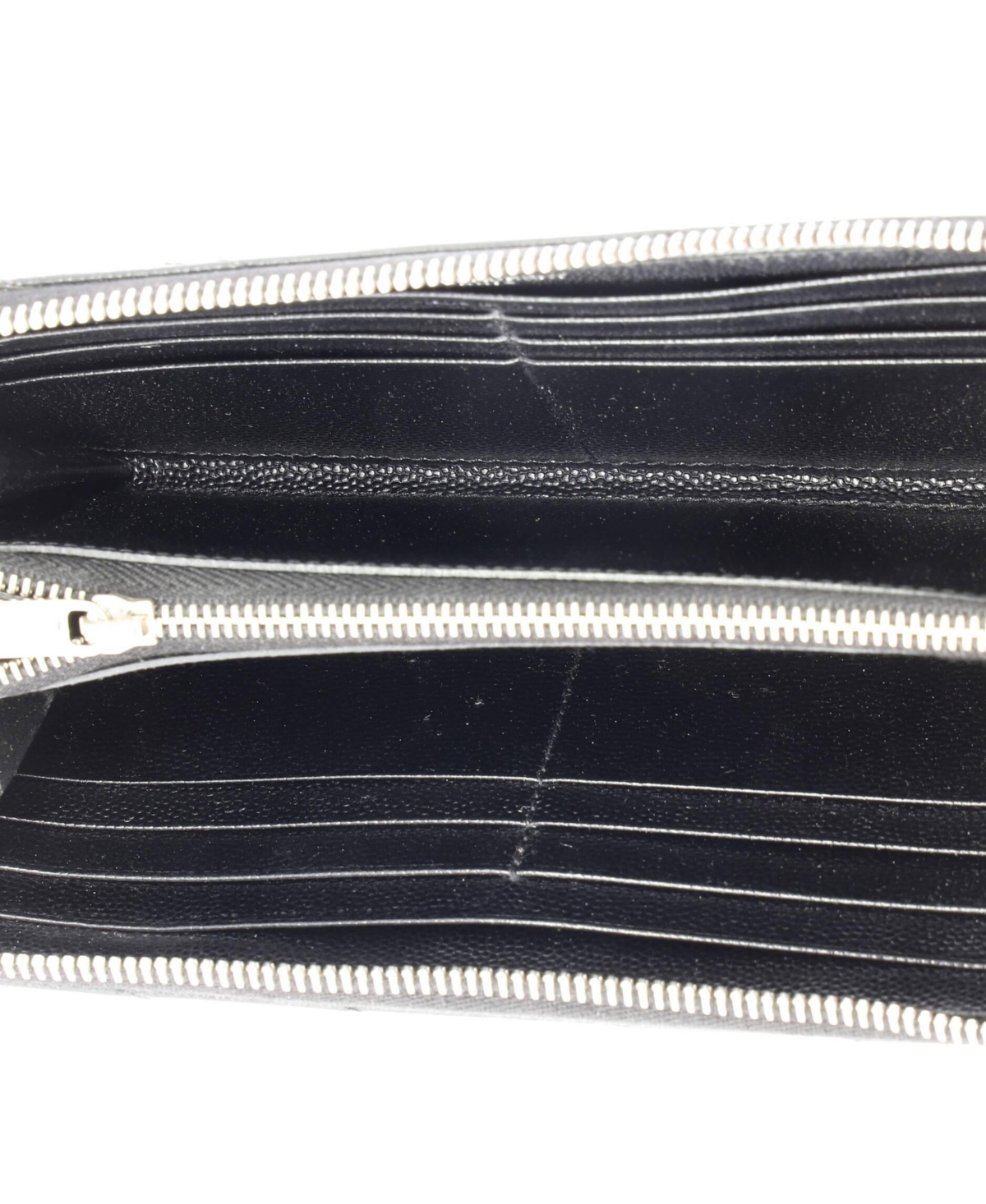 Pre-Owned Saint Laurent Classic Monogram Zip Around Wallet Matelasse Chevron Leather