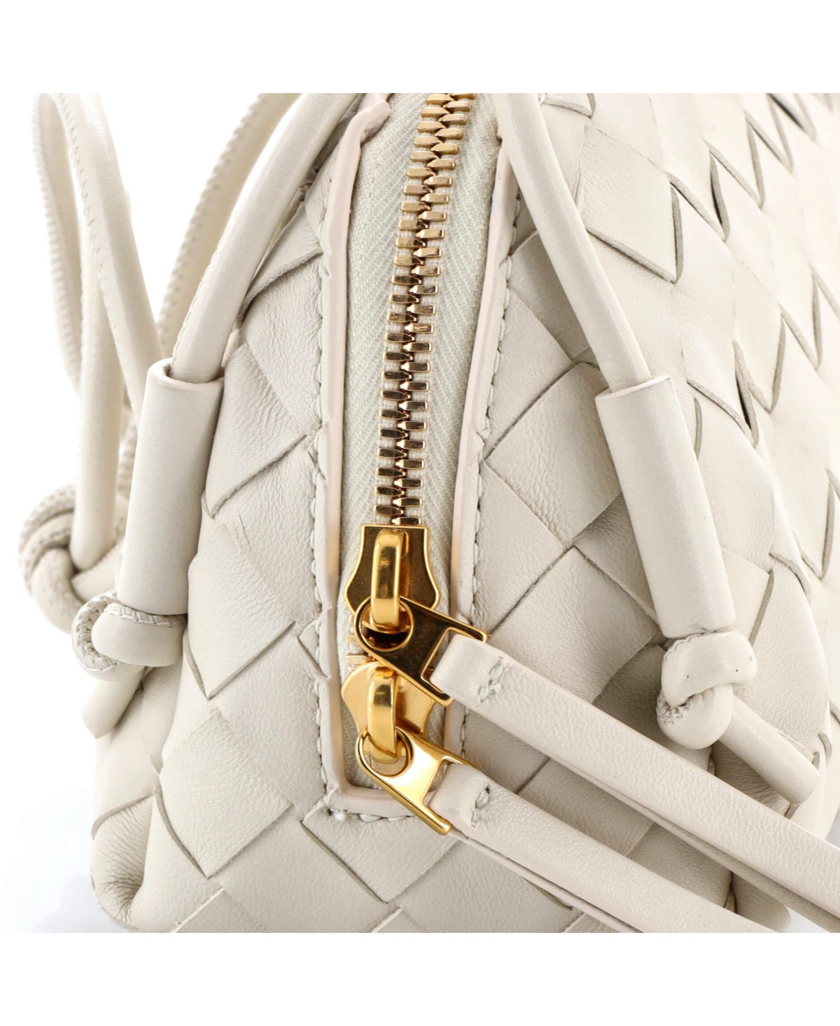 Pre-Owned Bottega Veneta Mini Concert Crossbody Pouch Intrecciato Nappa