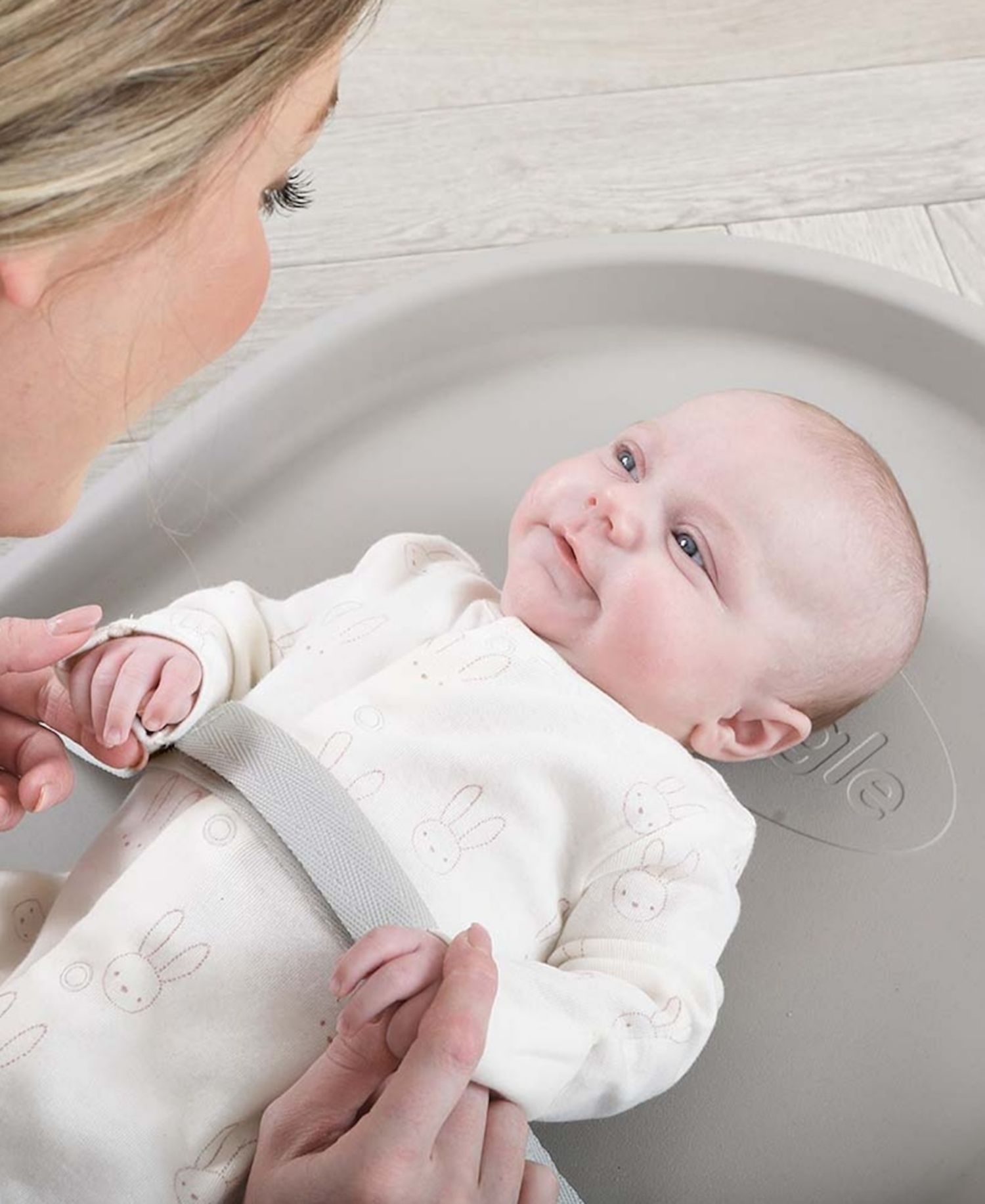 Baby Boys' and Baby Girls' Bath and Changing Bundle, 6-Piece Set