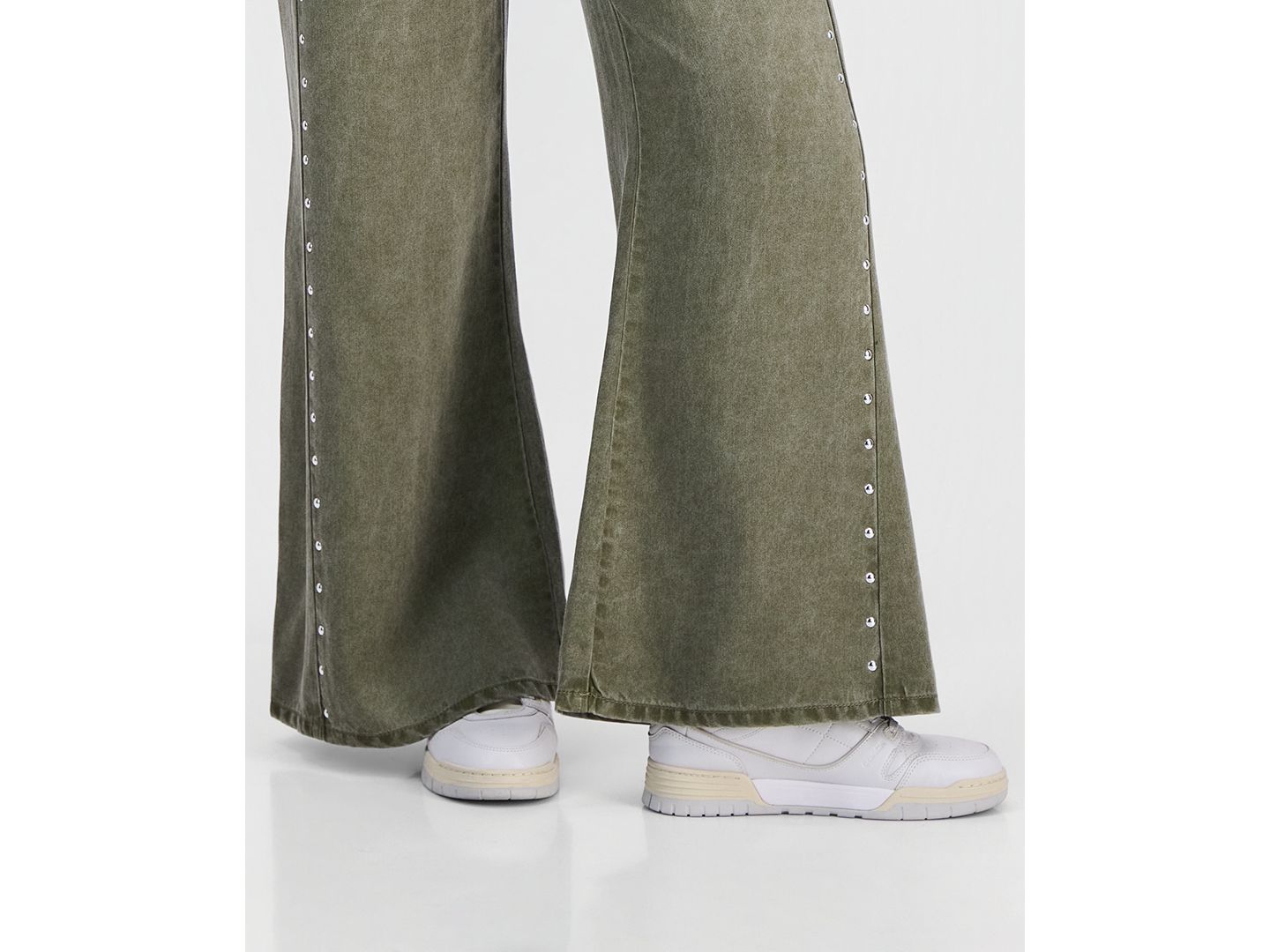 Женские джинсы Indigo Rein Juniors' High-Waisted Wide-Leg Studded, цвет: Зелёный — фото 11