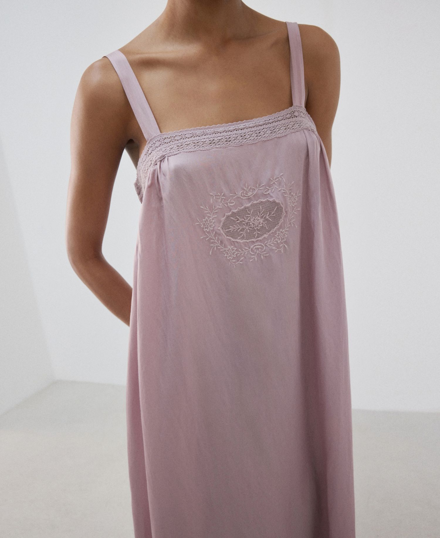 Women's Openwork Details Nightgown