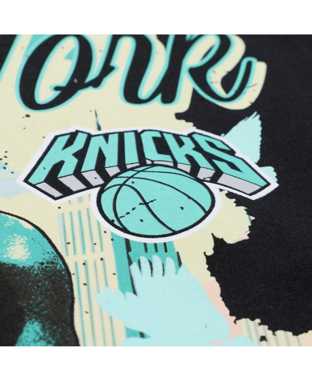 Mitchell Ness Men's Patrick Ewing Black New York Knicks In the City Player T-Shirt