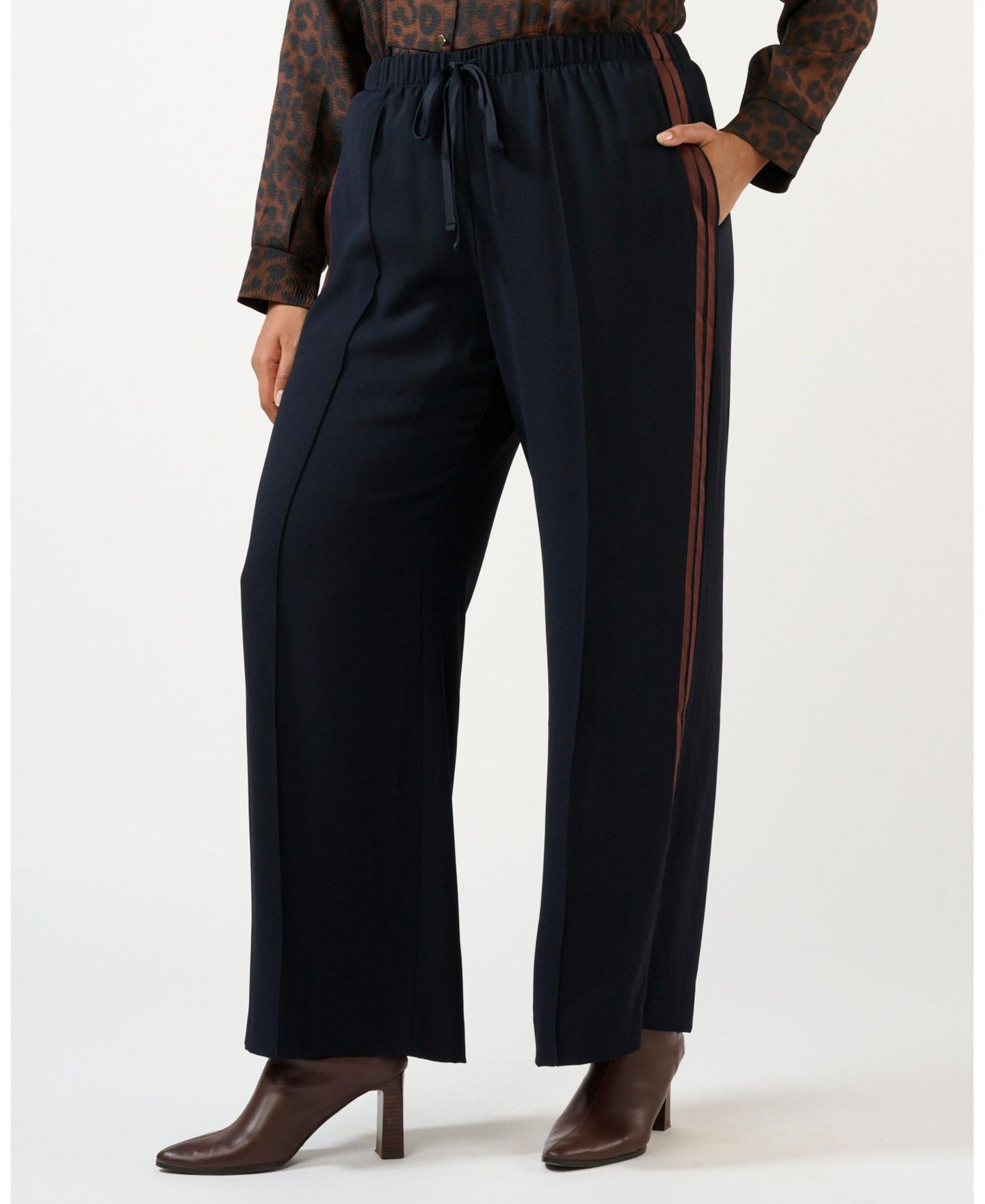 Женские брюки ESTELLE Jesse Wide-Leg High Rise Striped, цвет: Тёмно-синий — фото 2