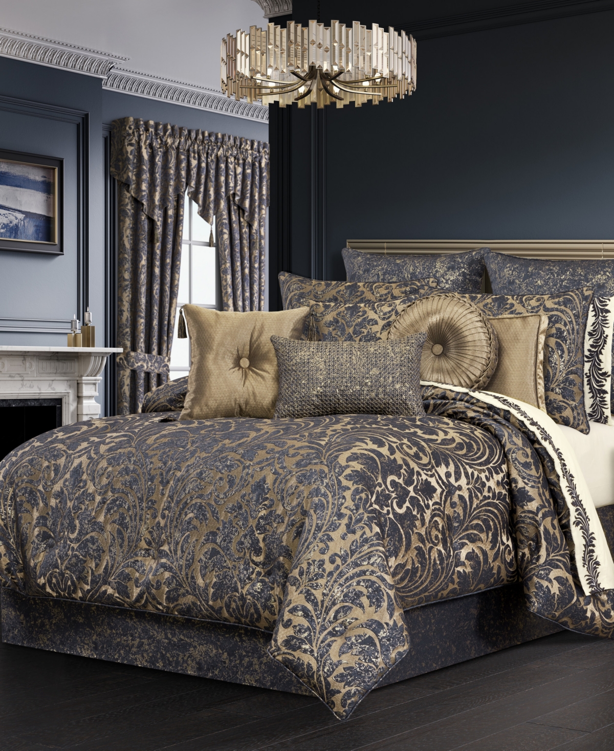 J Queen New York Glimmerstone Floral 4-Piece Comforter Set, California King