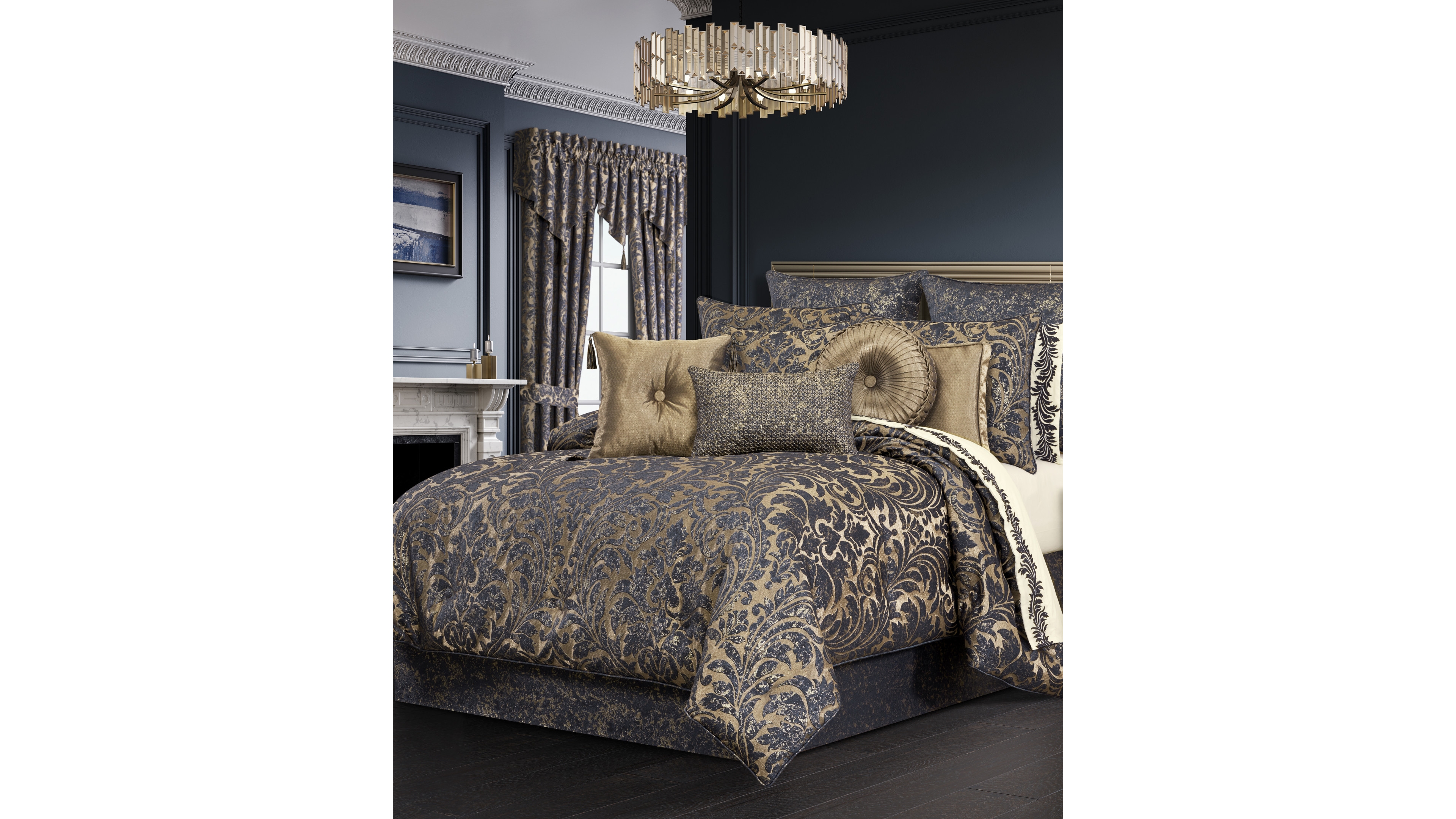 J Queen New York Glimmerstone Floral 4-Piece Comforter Set, California King