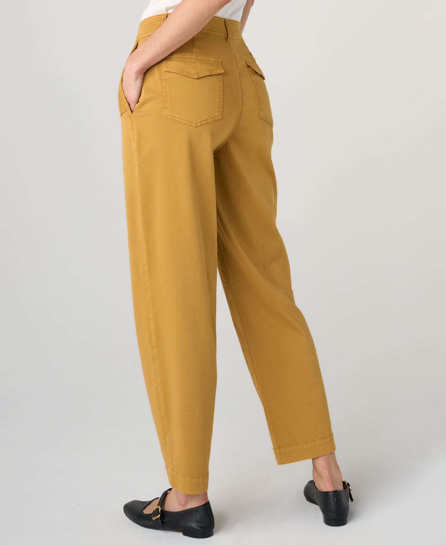 Women's High-Rise Pleated Trouser