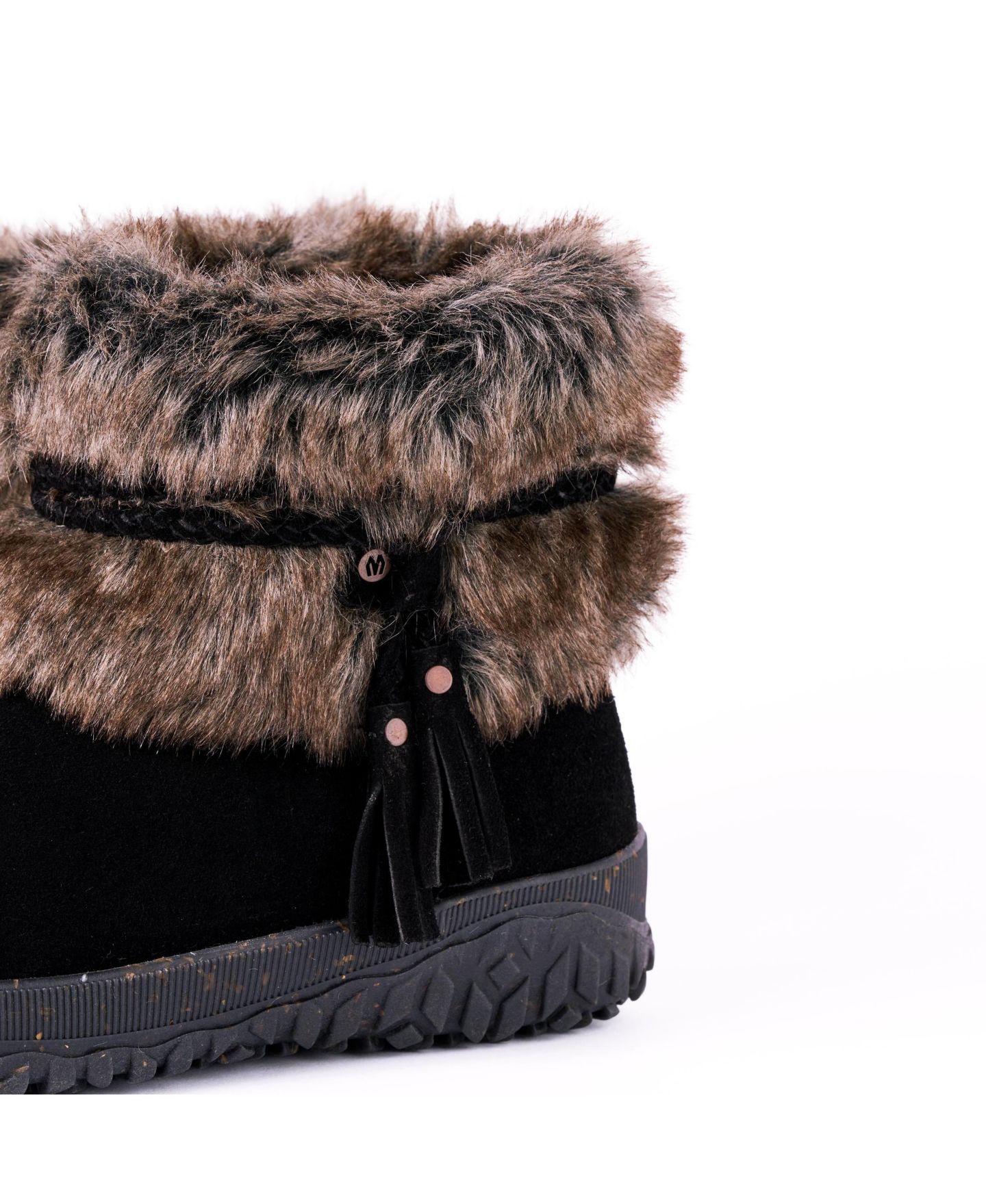 Женские замшевые зимние ботинки Minnetonka Everett 2 с искусственным мехом, цвет: Чёрный — фото 5