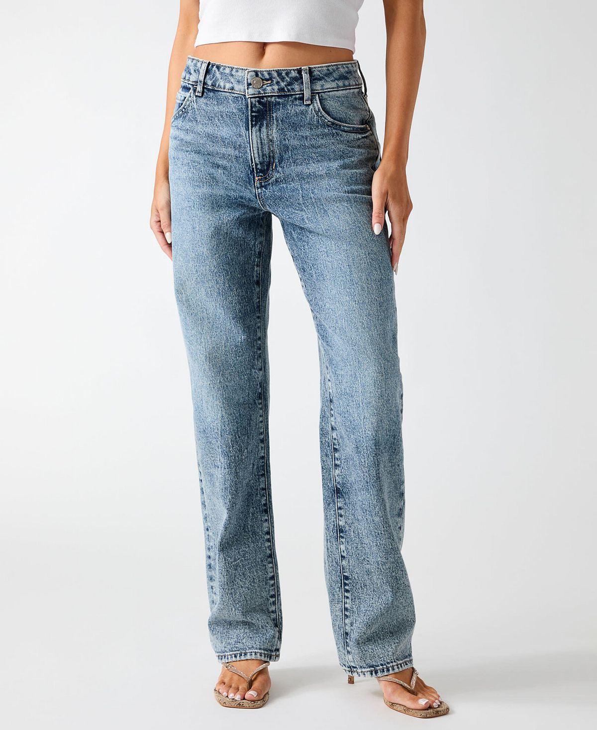 GUESS Women's Gaia Relaxed Straight Jeans view 1 — MAYCSS fashion products