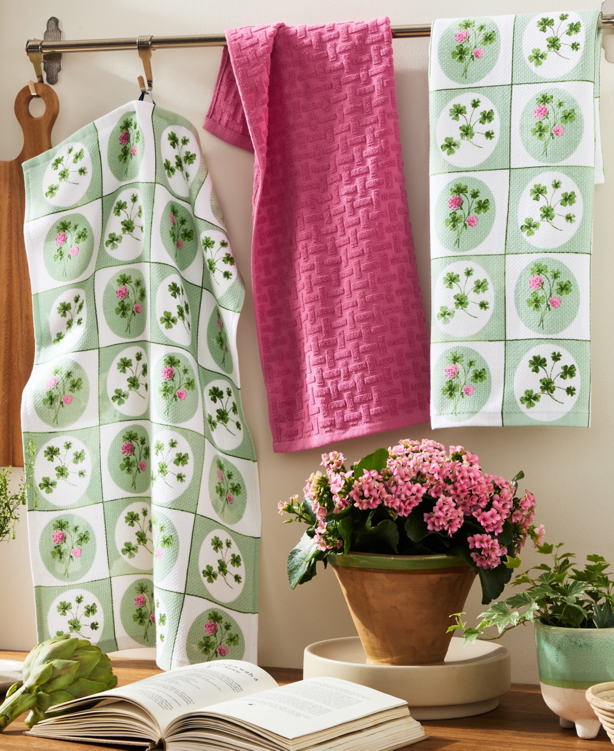 Town & Country Living Clover Windows 3-Pack Kitchen Towels