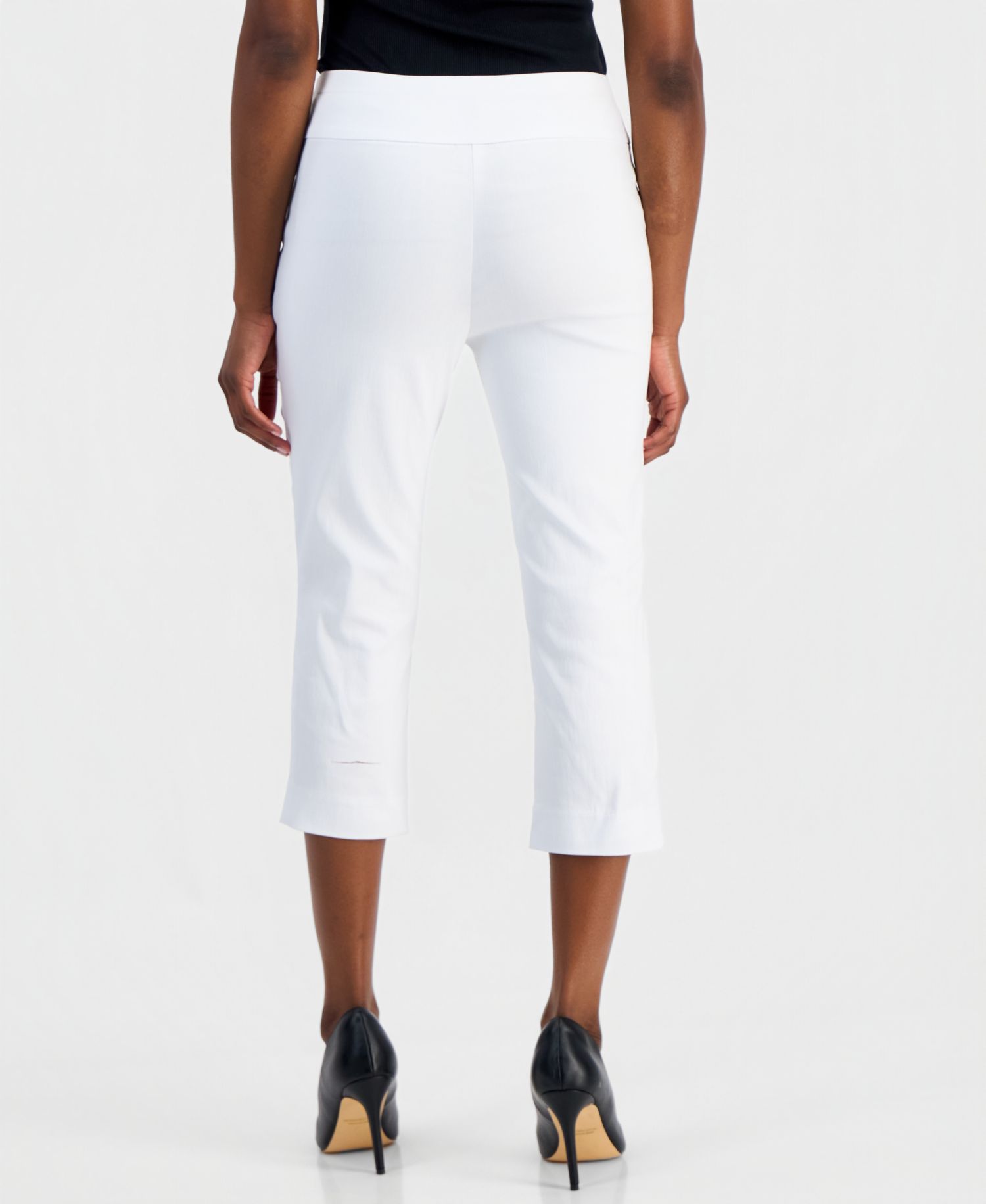 Petite Tummy-Control Pull-On Capri Pants