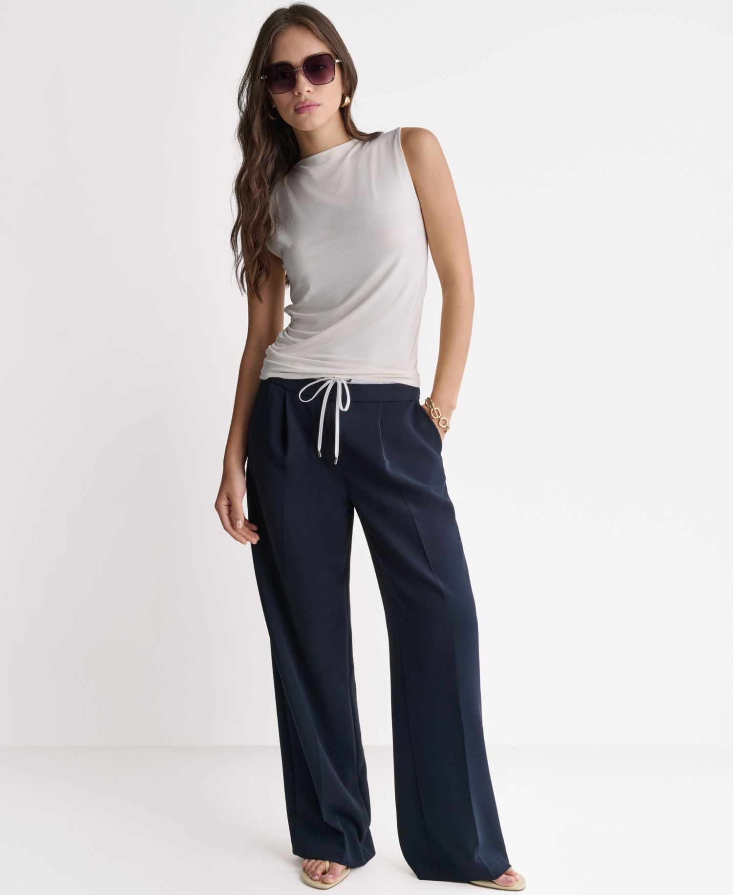 Women's Ruched Side Boat Neck Sleeveless Knit Top