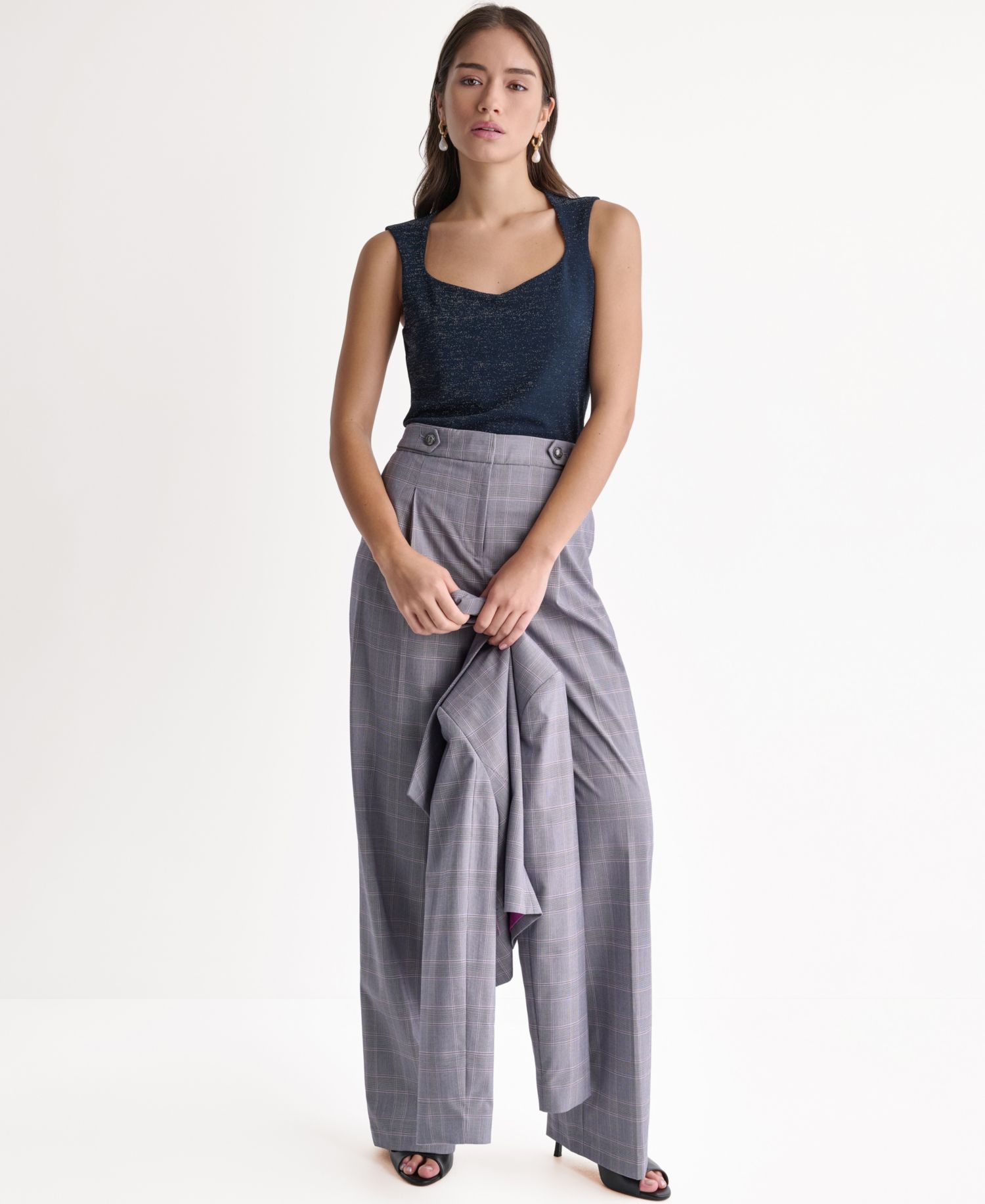 Women's Sleeveless V-Neck Top