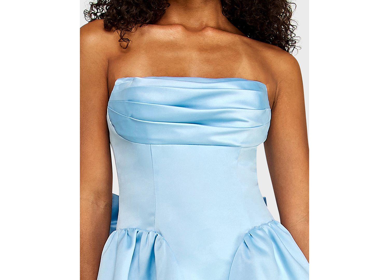 Juniors' Back Bow Detail Strapless Pleated Satin Dress