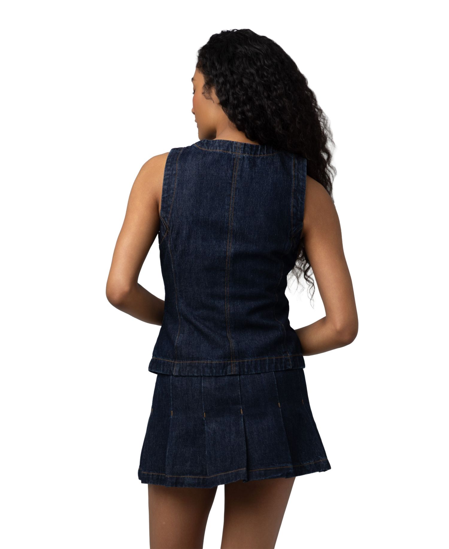 Women's Scoop Neck Sleeveless Top