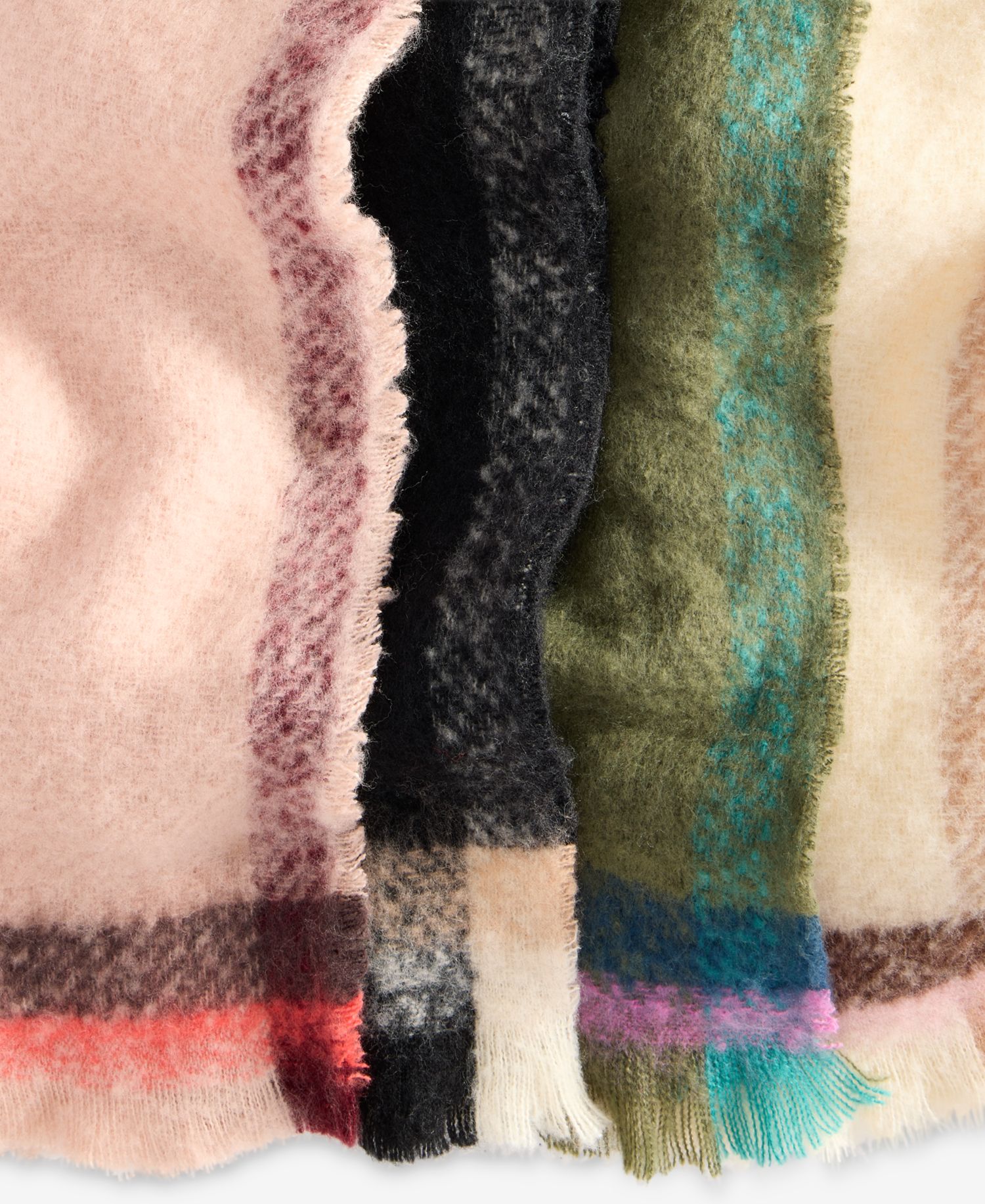 Women's Bordered Blanket Wrap with Short Fringe