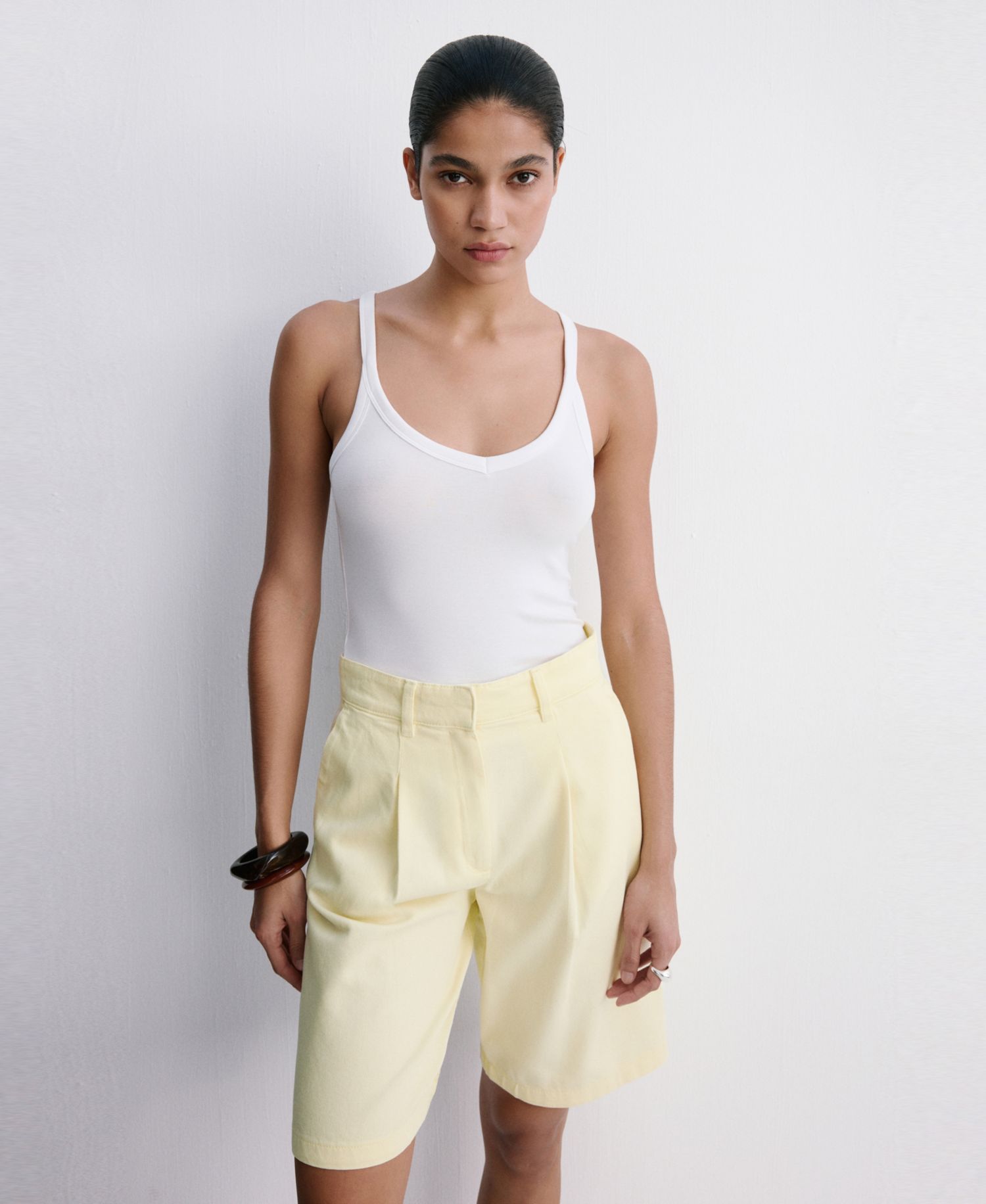 Women's Buckle Detail Straight Bermuda Shorts