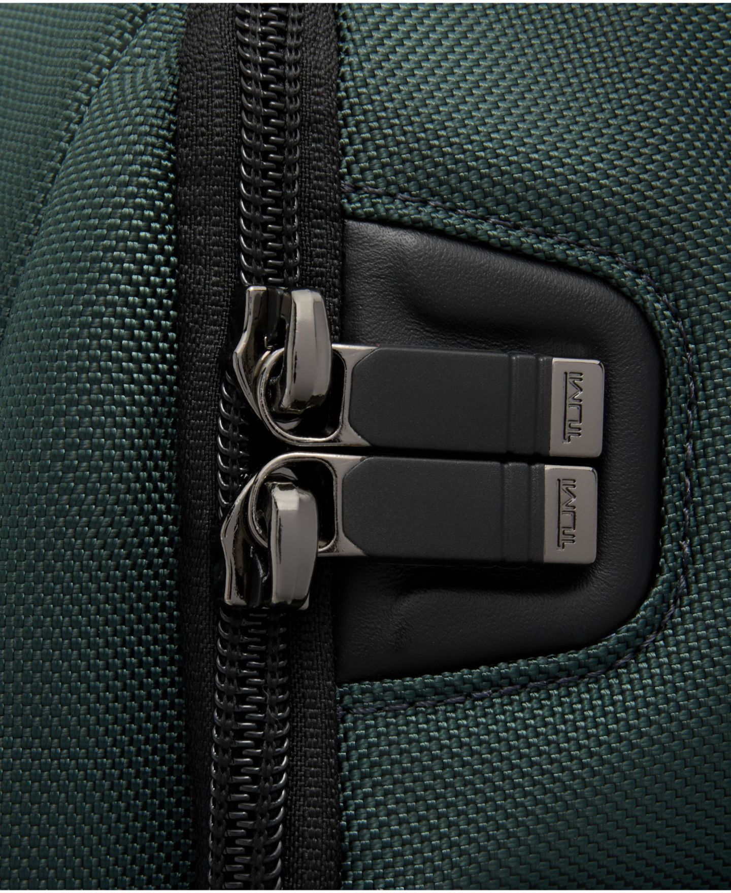 Рюкзак Tumi Alpha 17" Brief Pack, цвет: Глубокий сосновый — фото 6