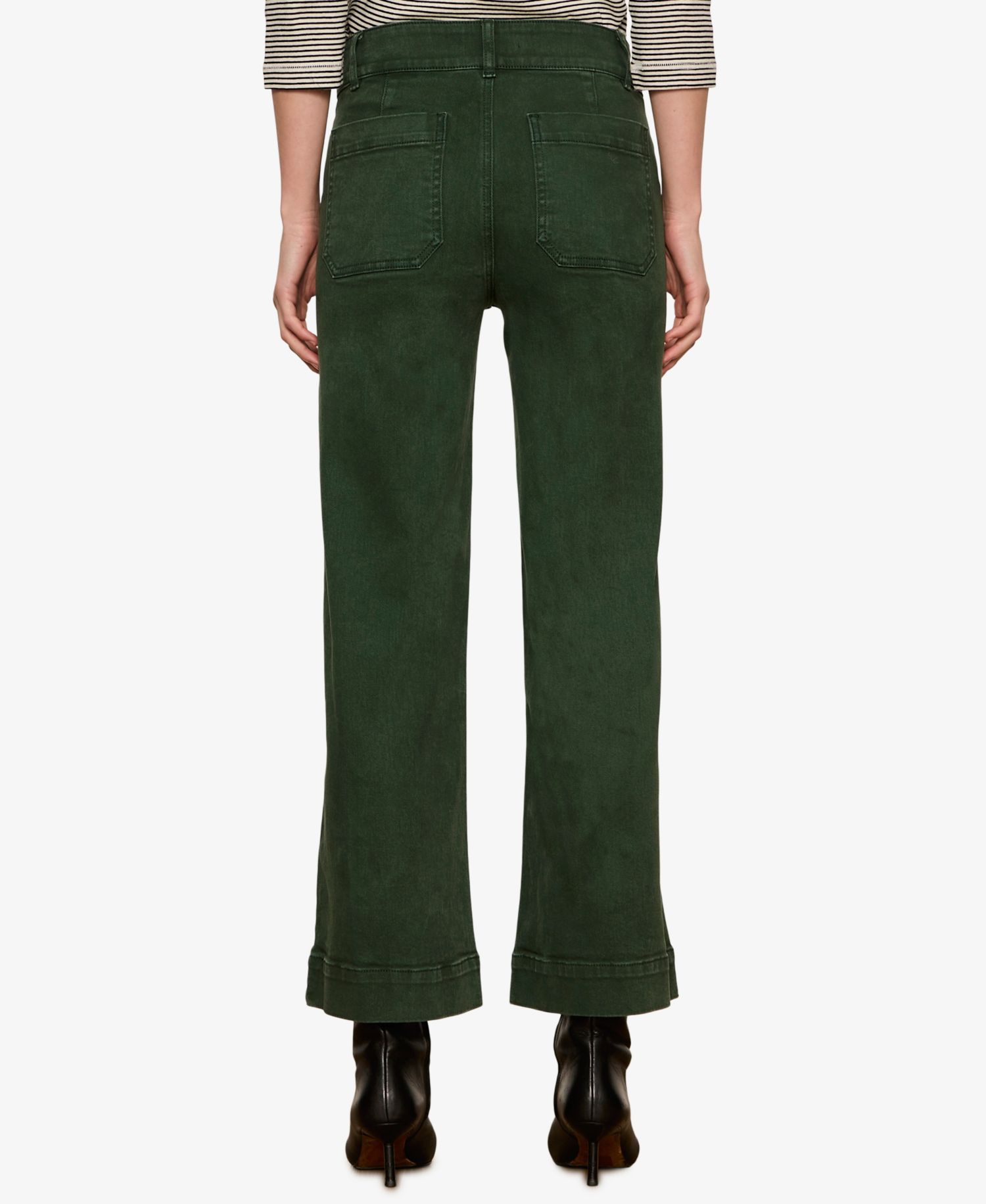 Petite Chelsea Wide-Leg Jeans
