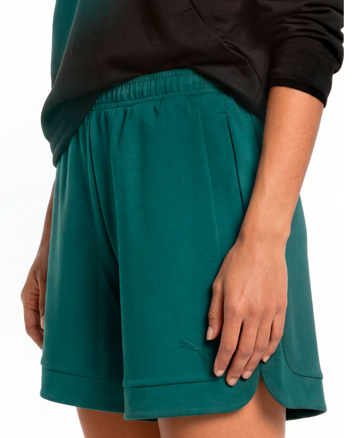 Women's Loose-Fit Mid-Rise Shorts
