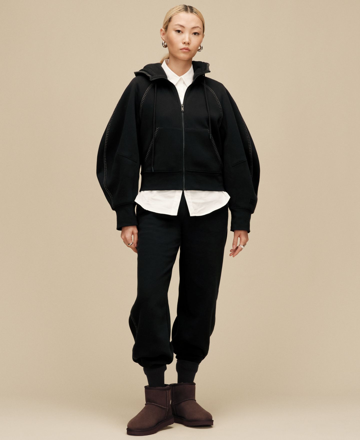 Женское худи UGG® Classic Long-Sleeve Full-Zip, цвет: Чёрный — фото 2