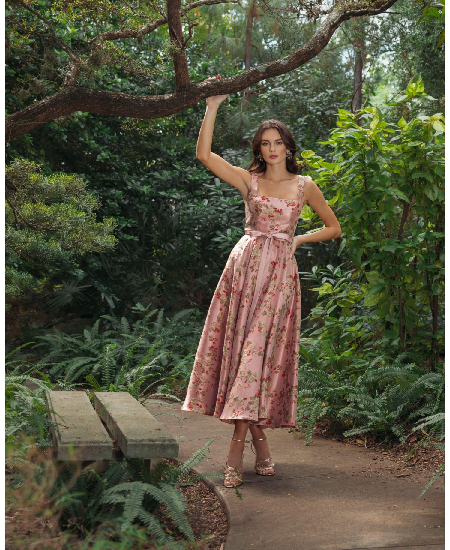 Women's Sleeveless Brocade A Line Midi Dress