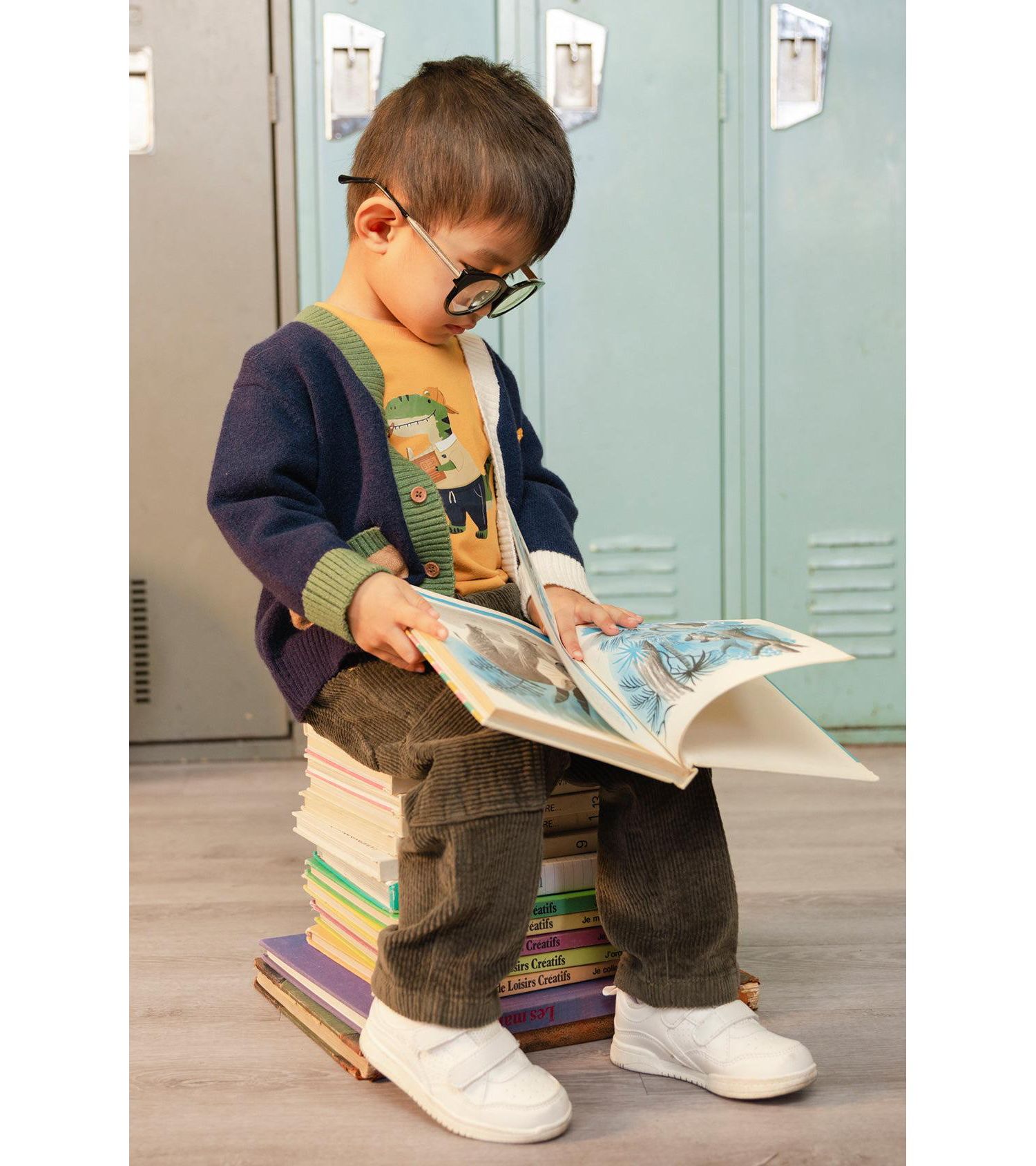 Big Boys 6-8 Years Knit Cardigan with Dino