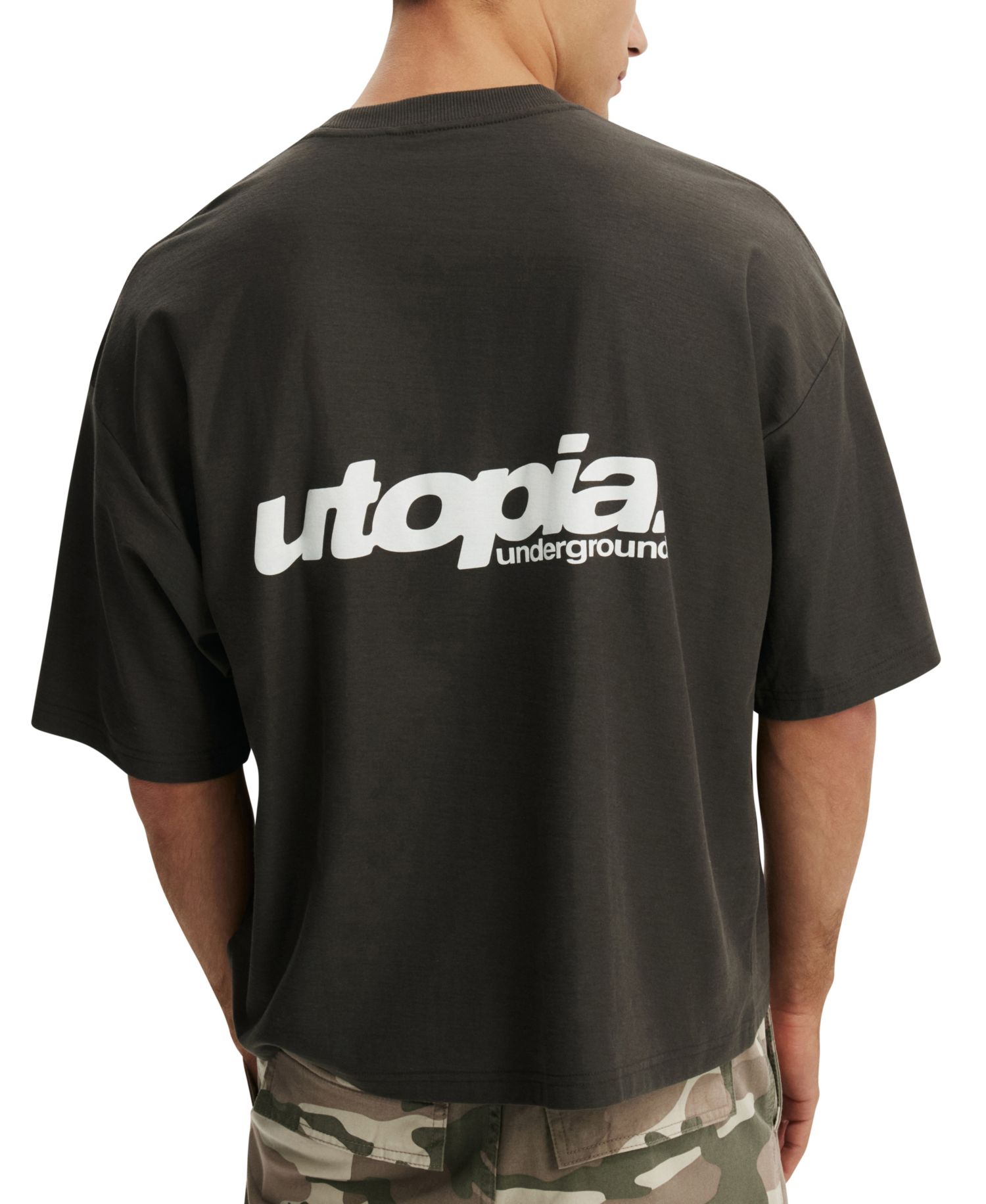 Men's Cropped Boxy-Fit Silhouette Graphic Crewneck T-Shirt