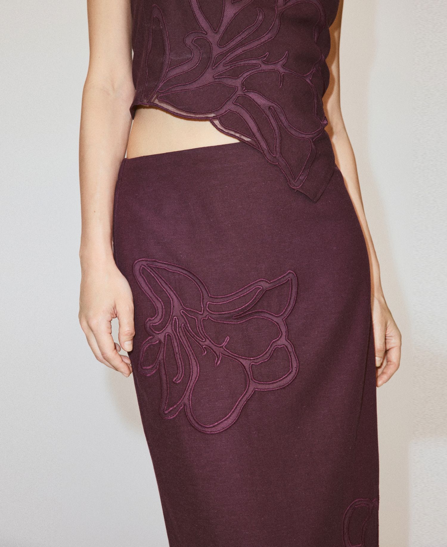 Women's Floral Embroidered Linen Skirt